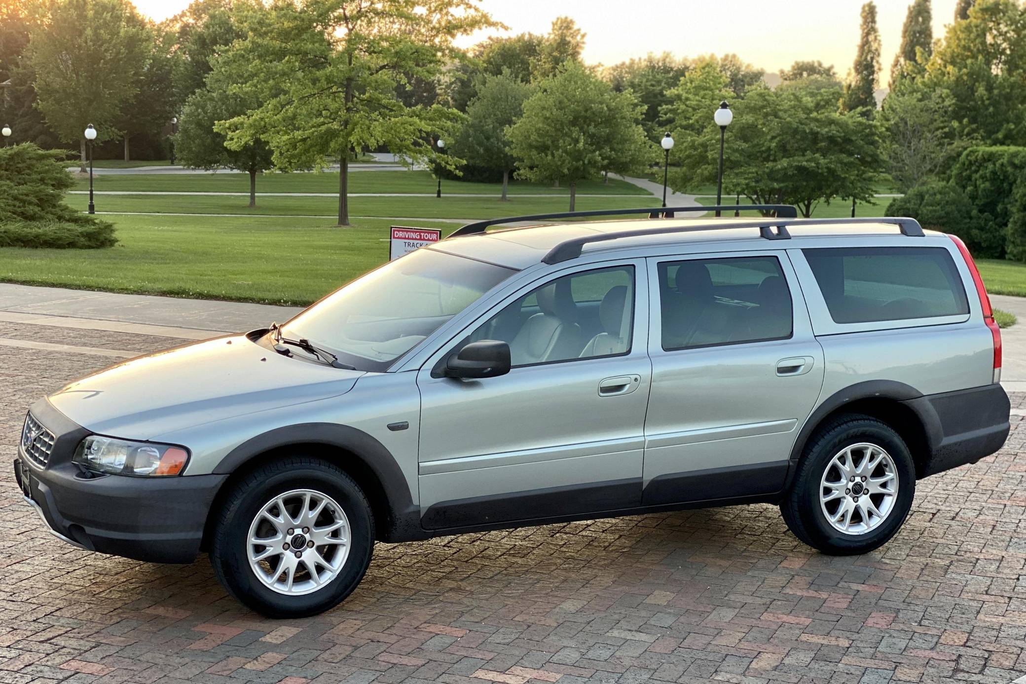 2004 Volvo XC70 2.5 AWD