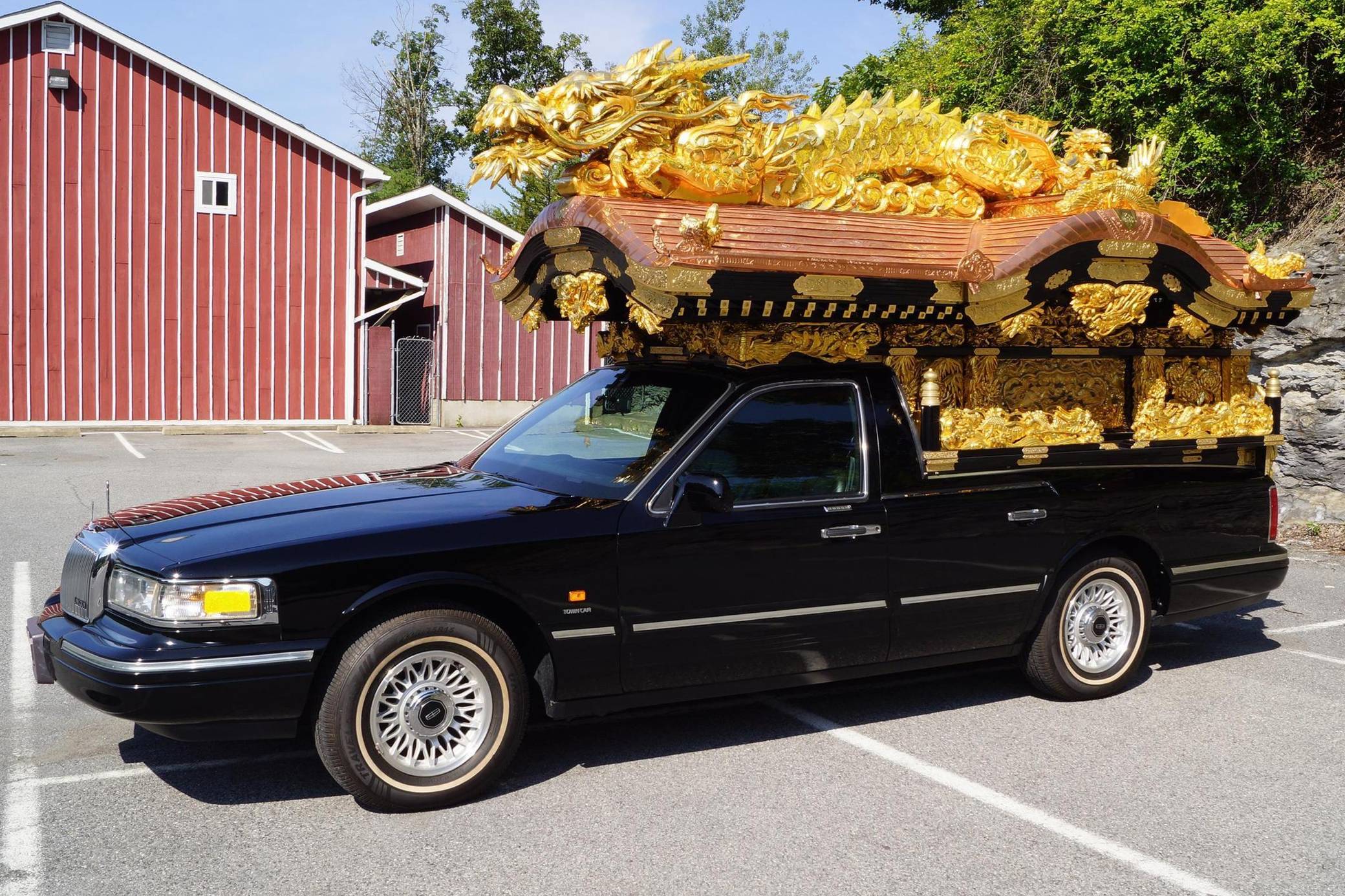 ホーンテッドマンション　l hearse vehicle 1997 Lincoln Town Car Executive Series Hearse VIN