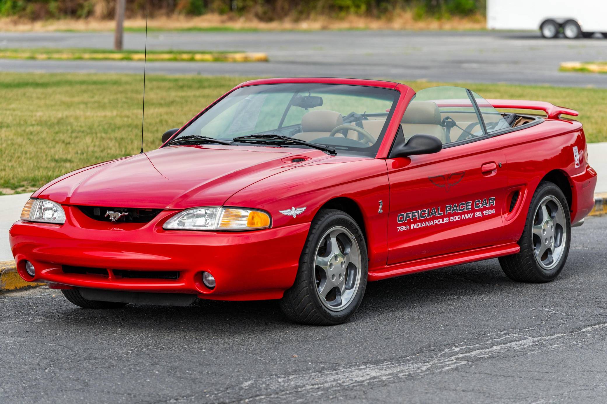 Ford Mustang GT Cabriolet 1994 Universal Hobbies Eagle's Race 1/18