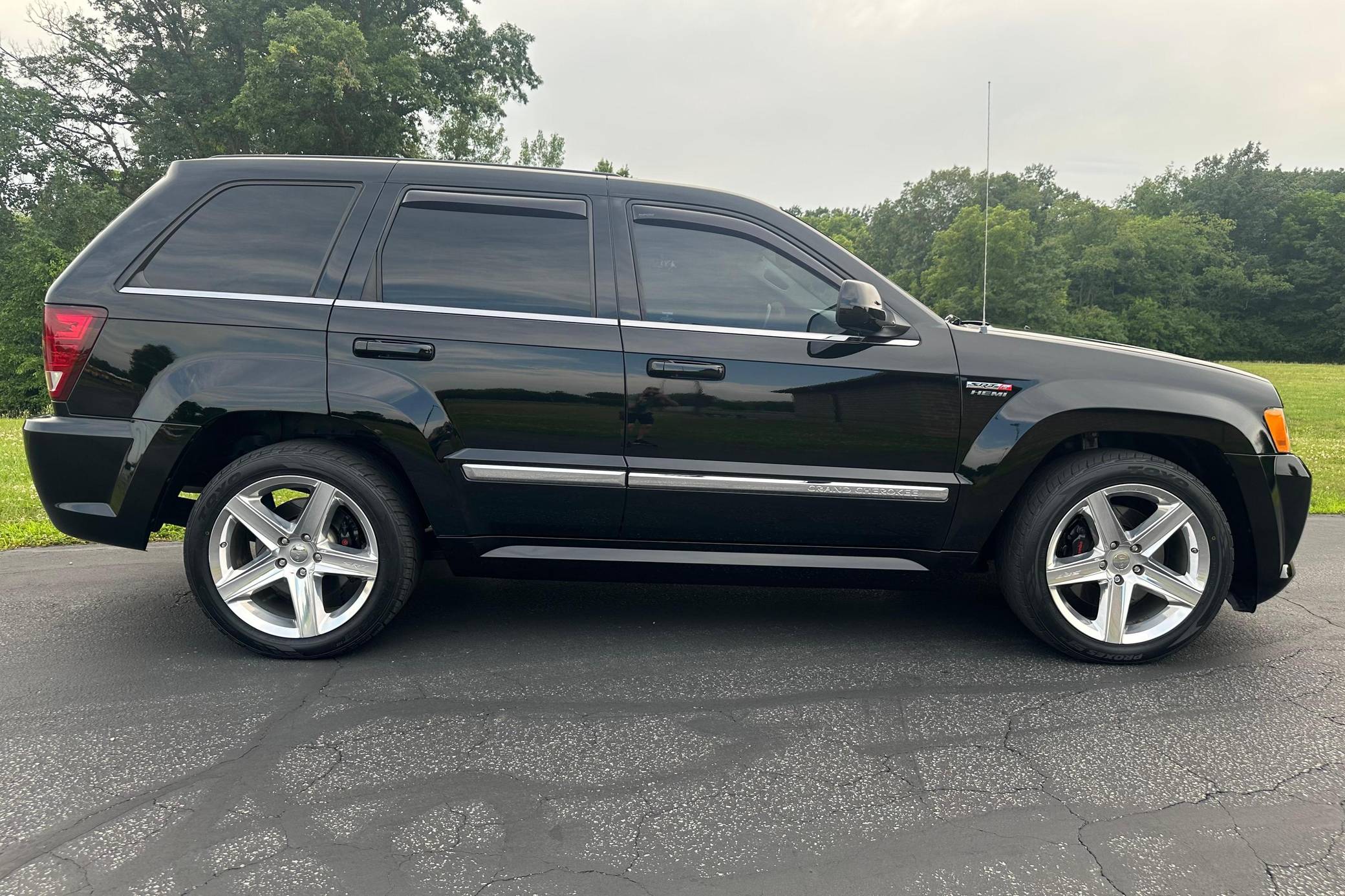 2006 Jeep Grand Cherokee SRT8 | Retro Review | SVTPerformance.com, image size:2080x1386