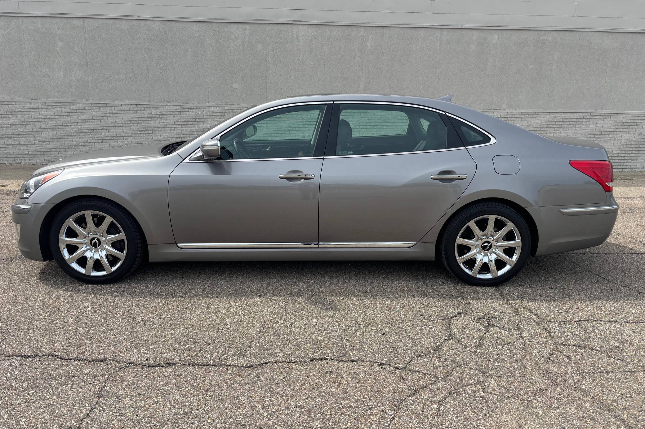 2012 Hyundai Equus