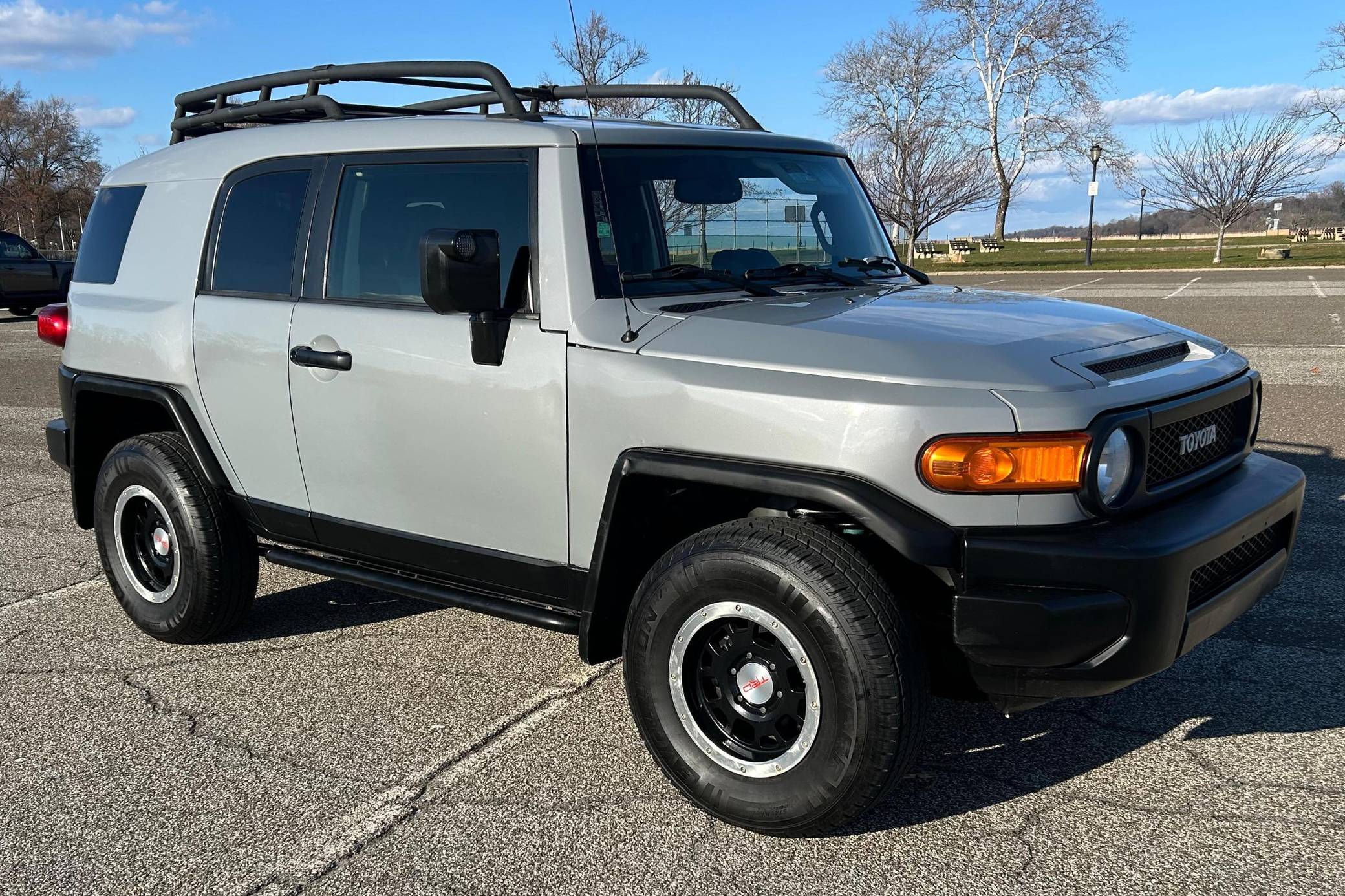 FJ1 シルバー 2013 Toyota FJ Cruiser Trail Teams Special Edition VIN