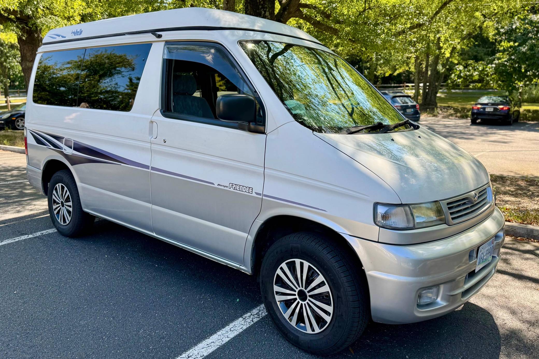 1997 Mazda Bongo Friendee VIN: SG5W-105920 for Sale - Cars & Bids