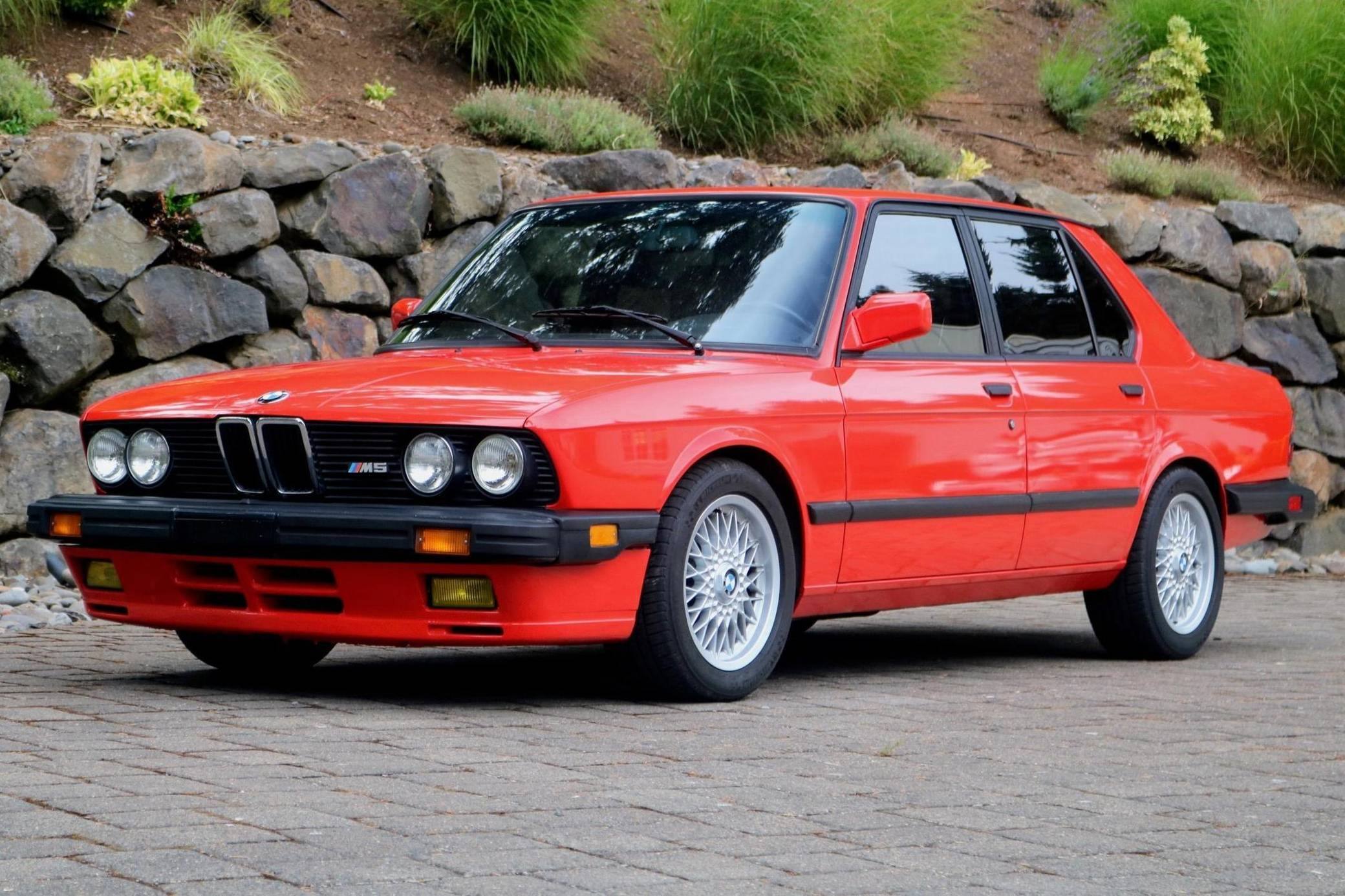 1988 BMW E28 M5