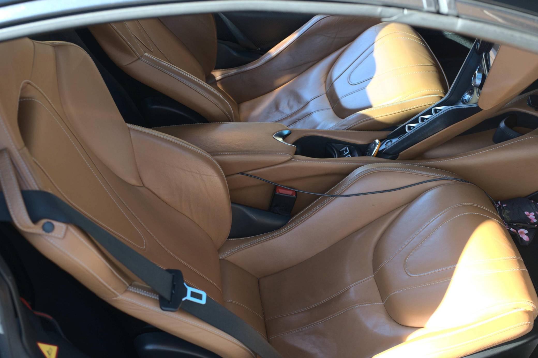 2019 McLaren 720S Spider Luxury photo 8