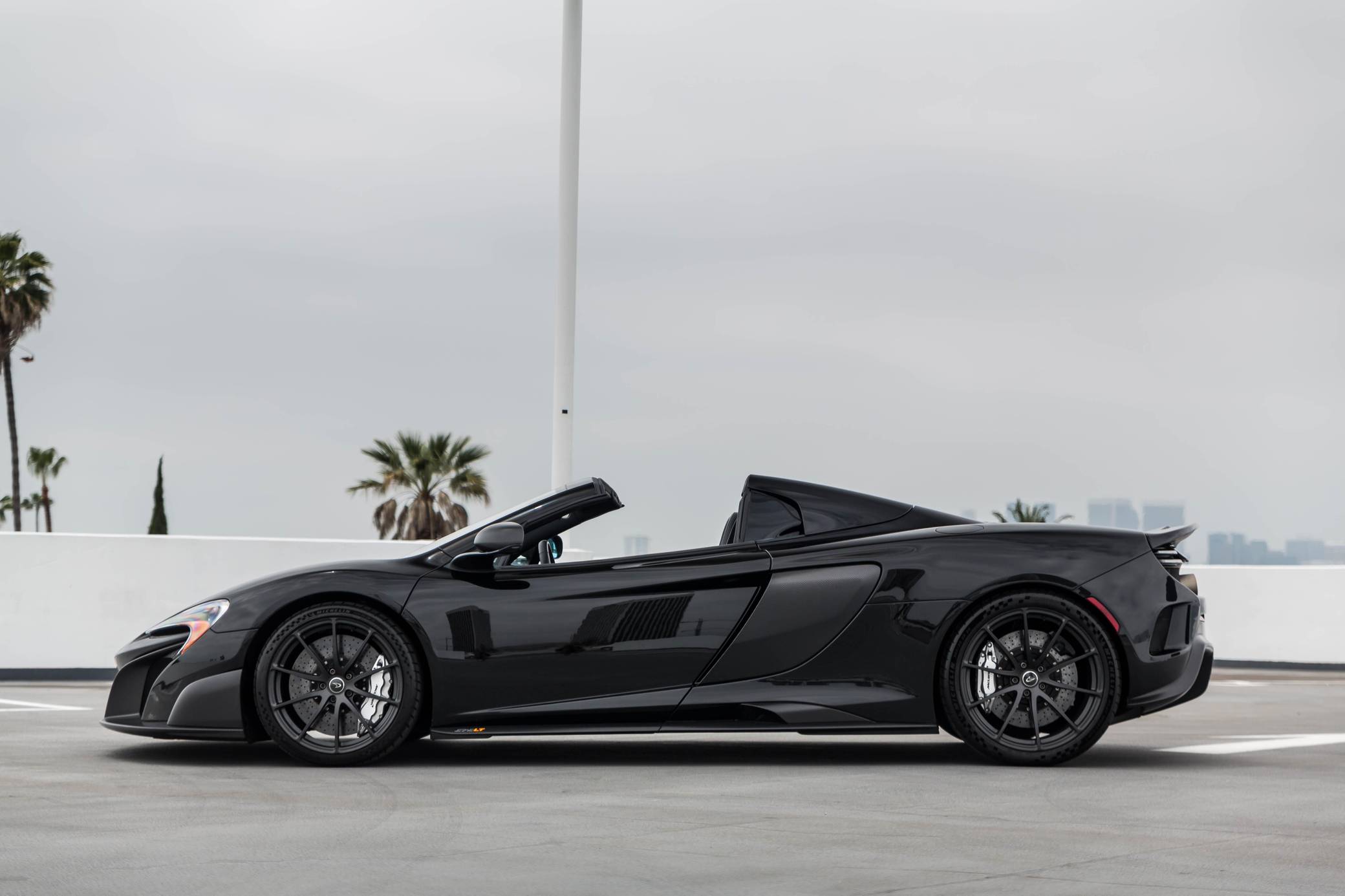 2016 McLaren 675LT Spider photo 13