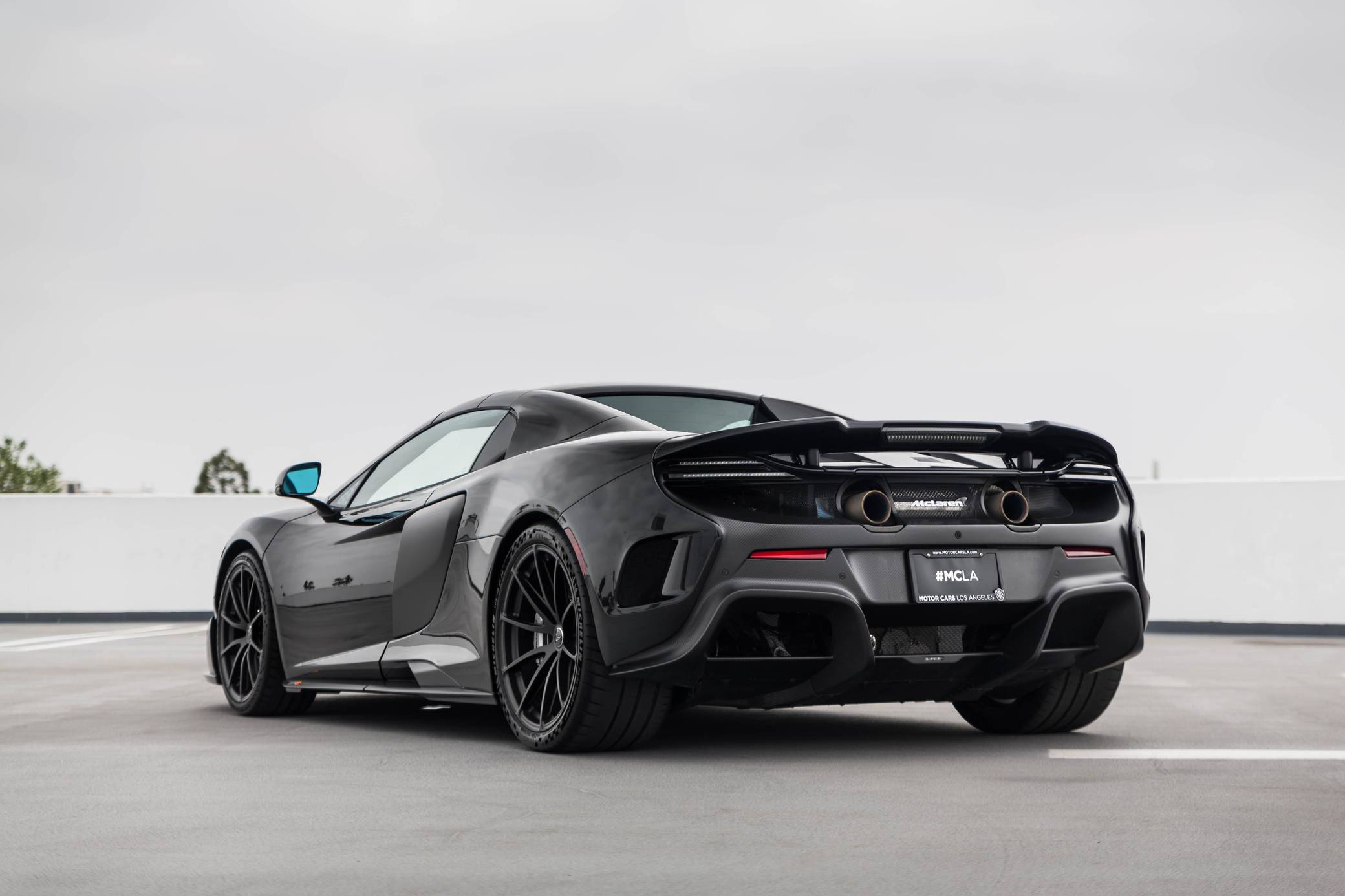 2016 McLaren 675LT Spider photo 22