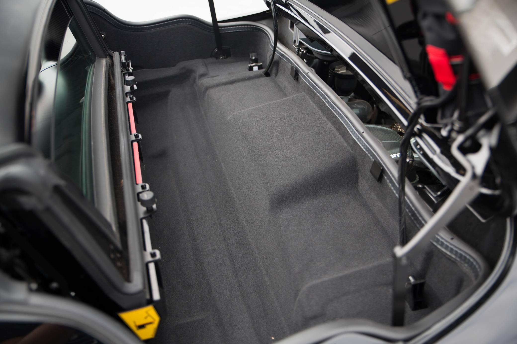 2016 McLaren 675LT Spider photo 78