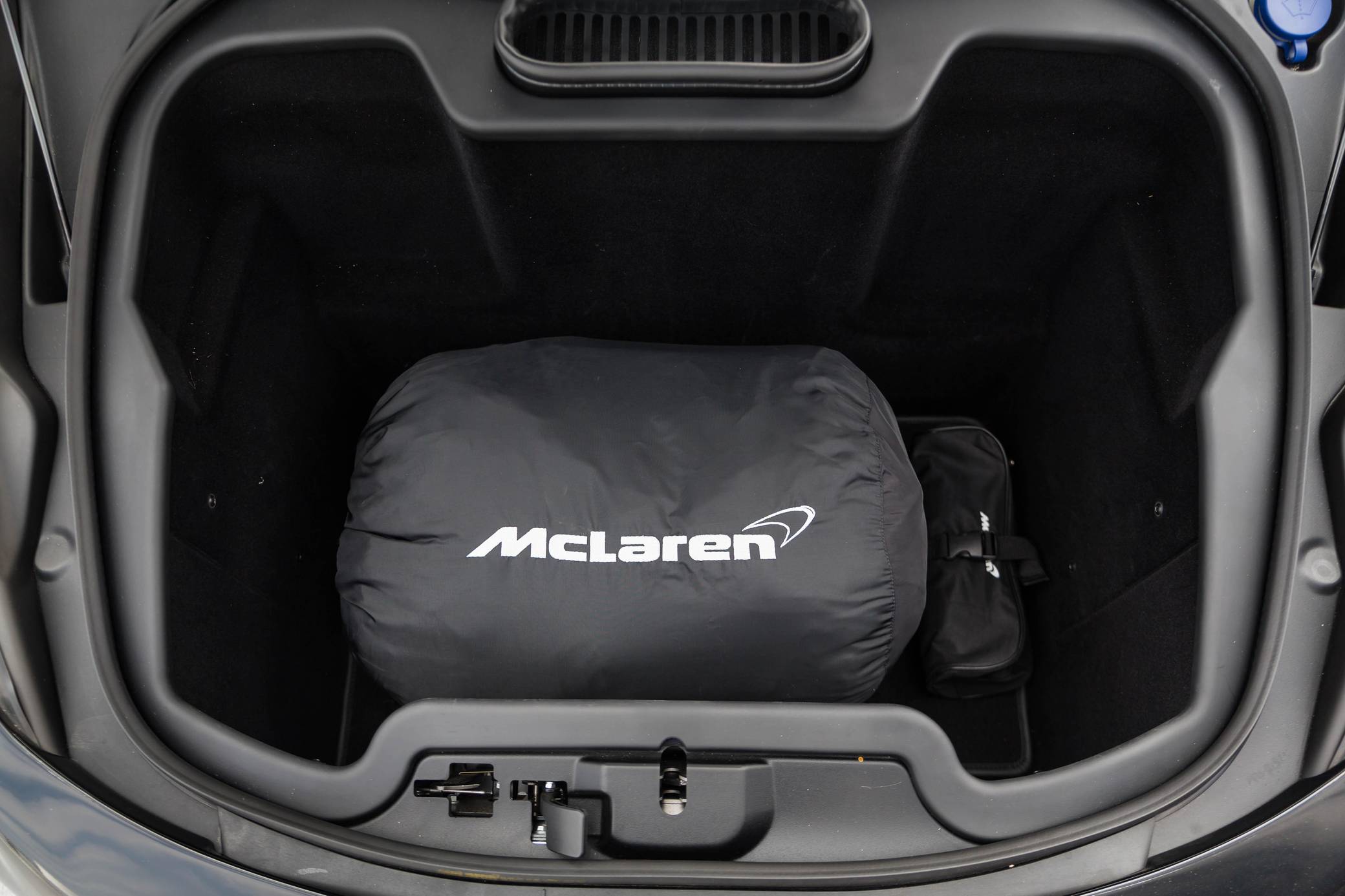 2016 McLaren 675LT Spider photo 79