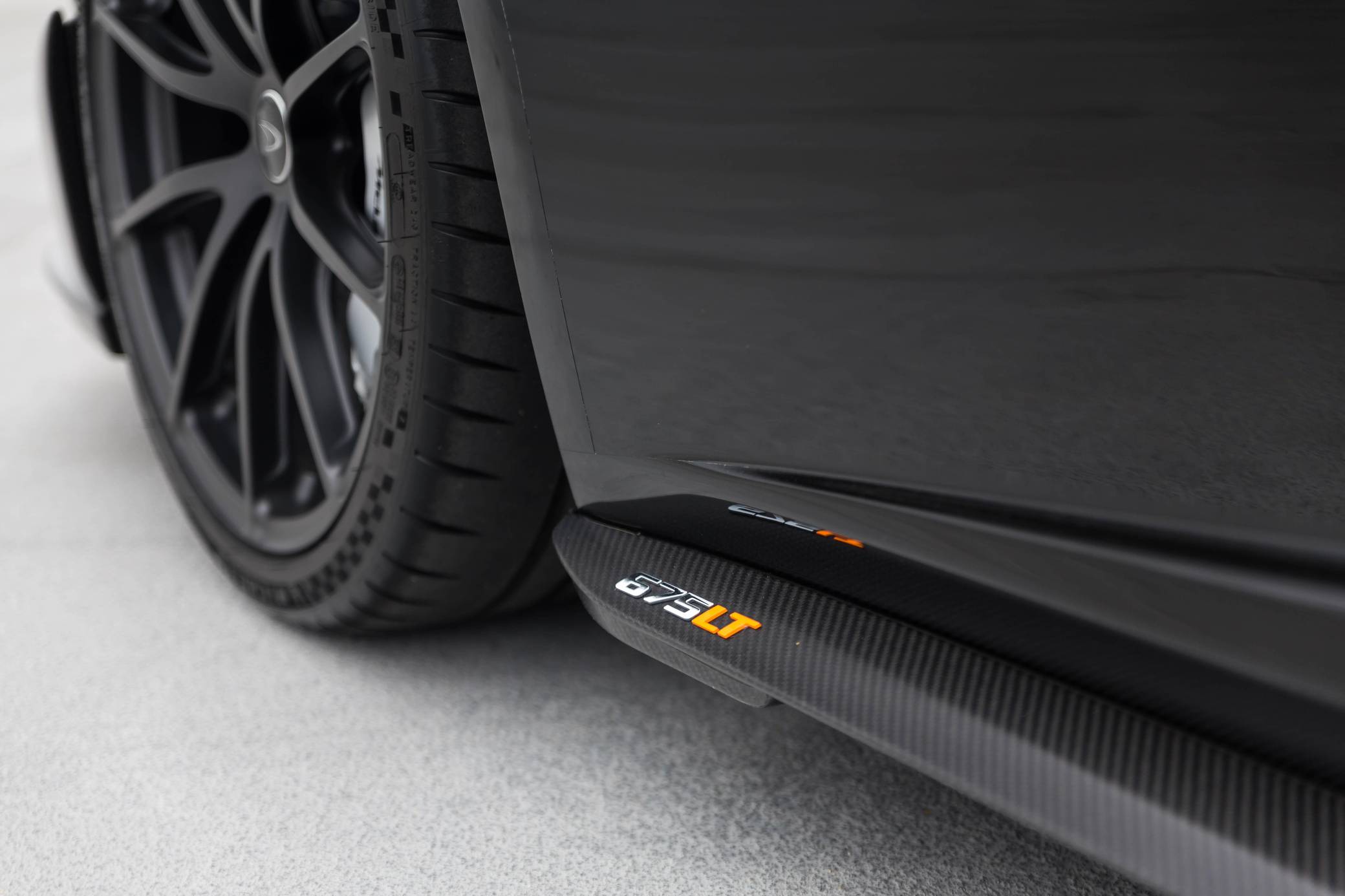 2016 McLaren 675LT Spider photo 33