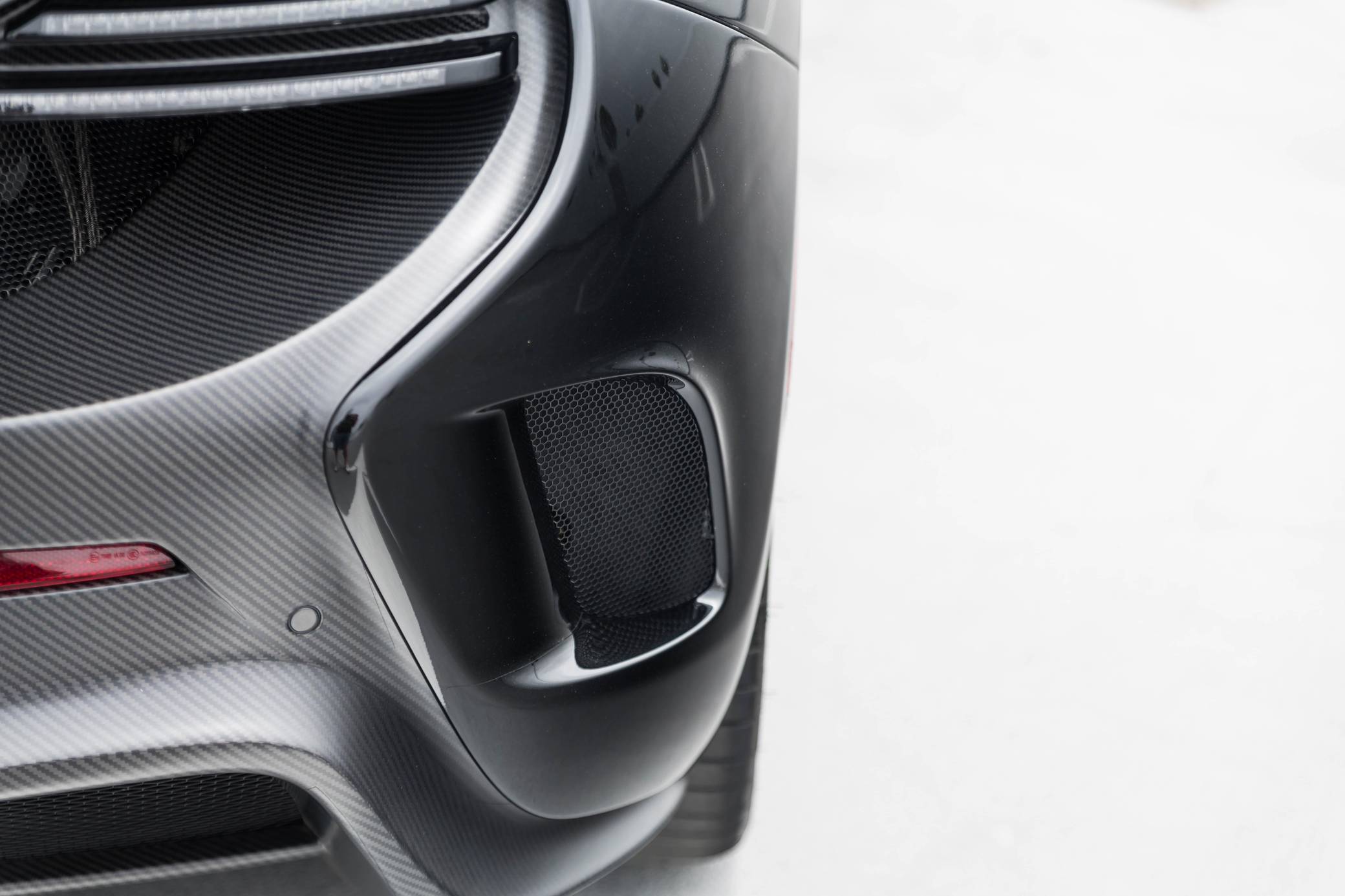 2016 McLaren 675LT Spider photo 43