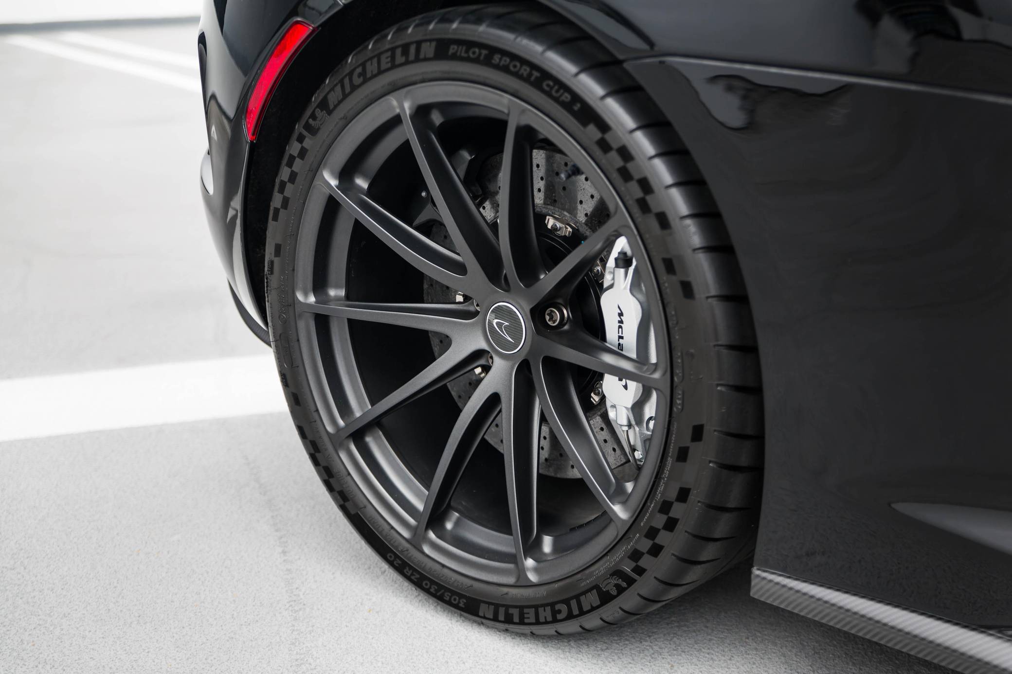 2016 McLaren 675LT Spider photo 49