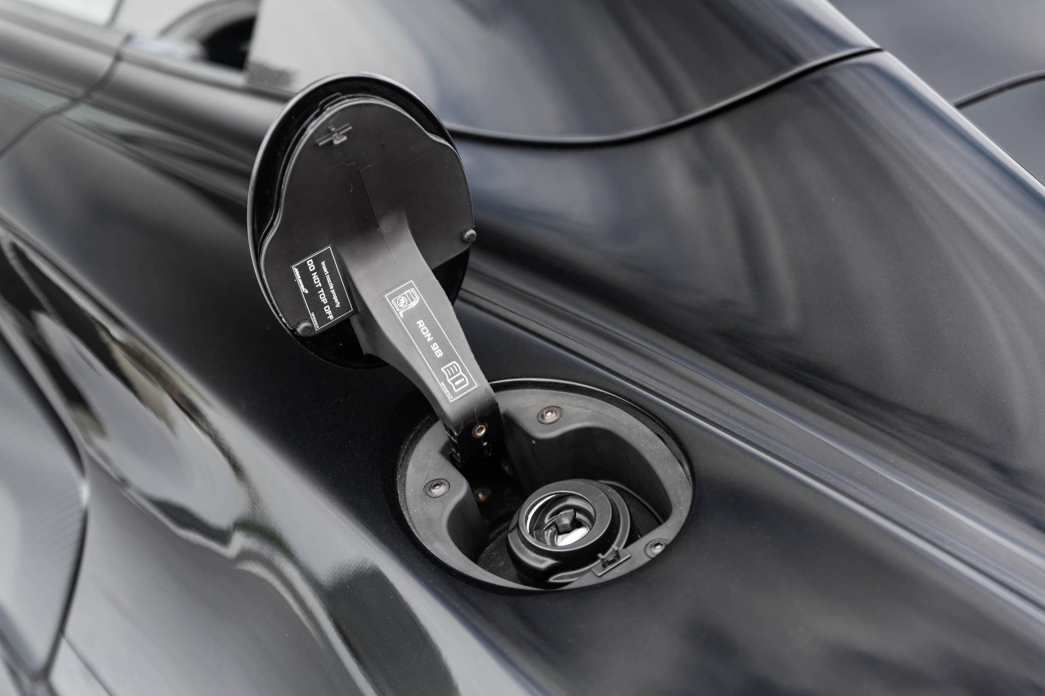 2016 McLaren 675LT Spider photo 36