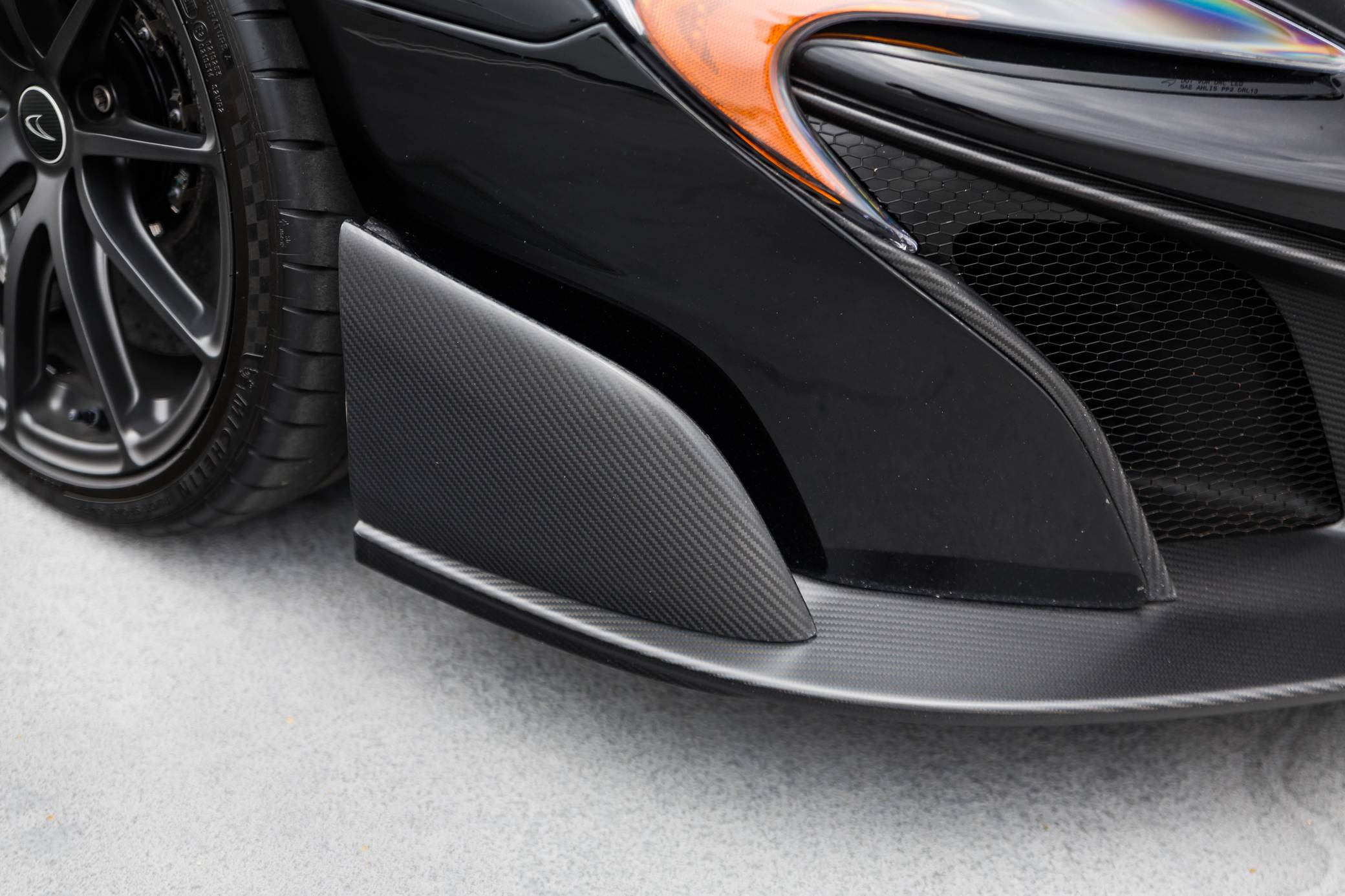 2016 McLaren 675LT Spider photo 26