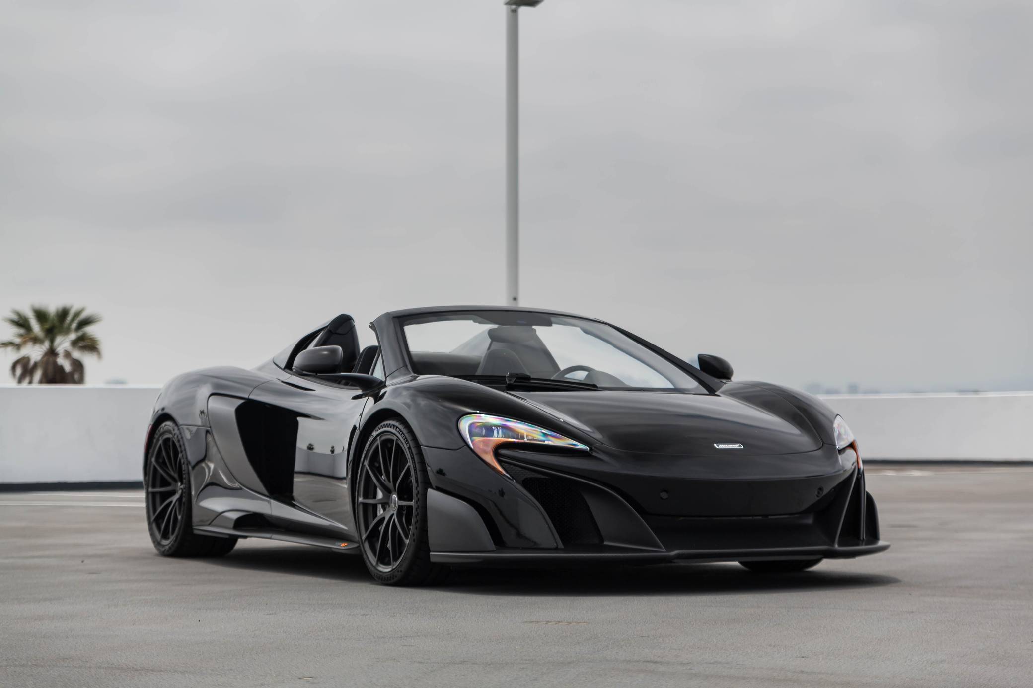 2016 McLaren 675LT Spider photo 20