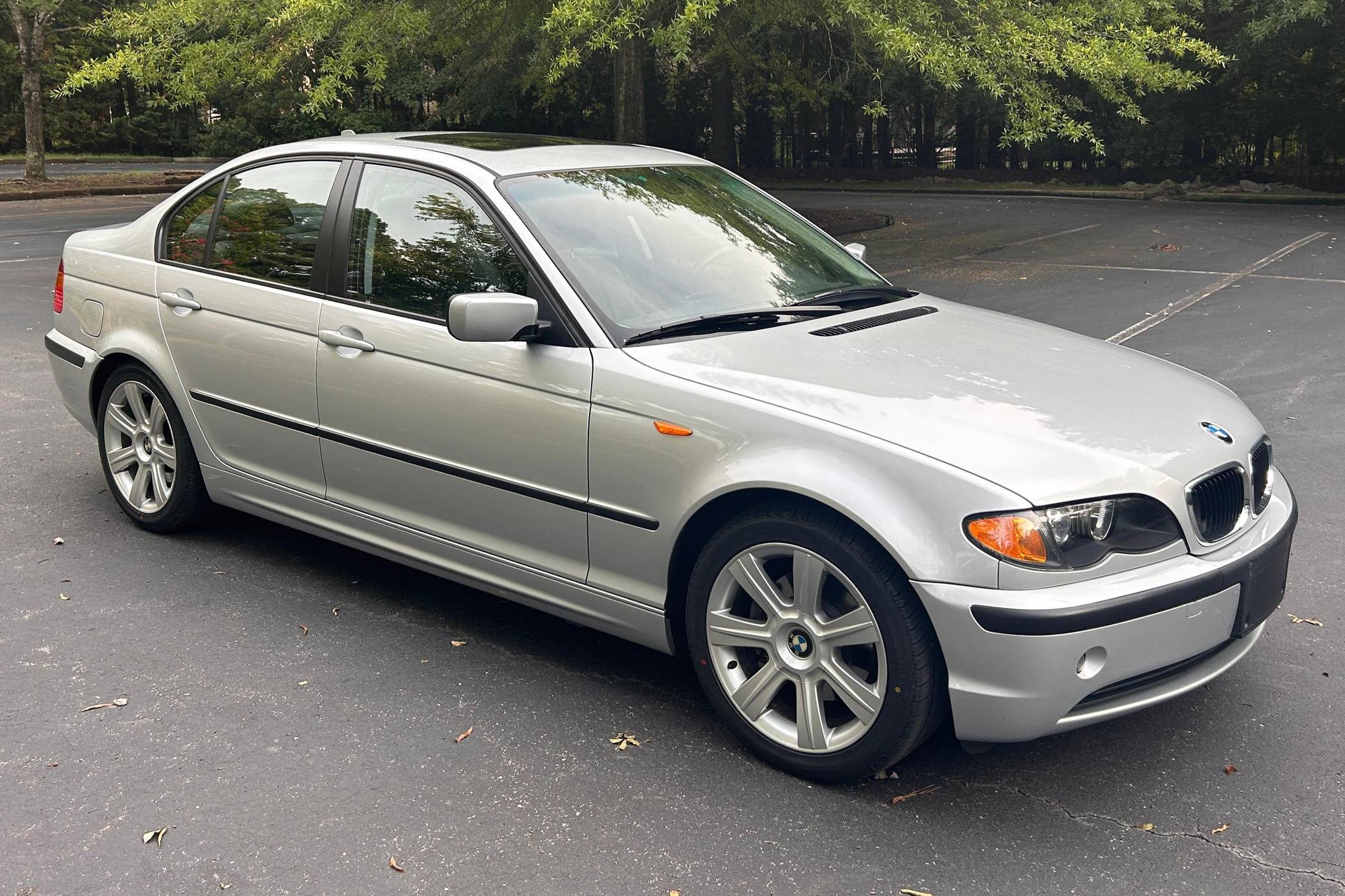 2003 BMW 325i Sedan