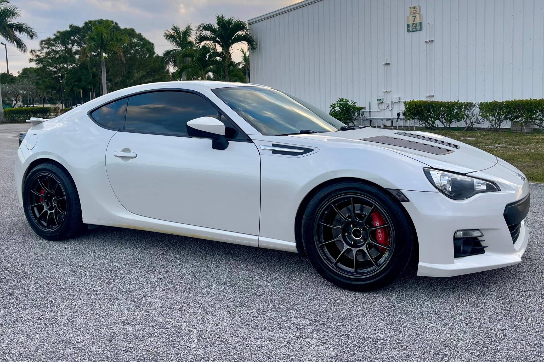 スバルBRZ  R&D SPORT 2014 限界セール TOPRANK GLOBAL | Find top quality used cars from our stock