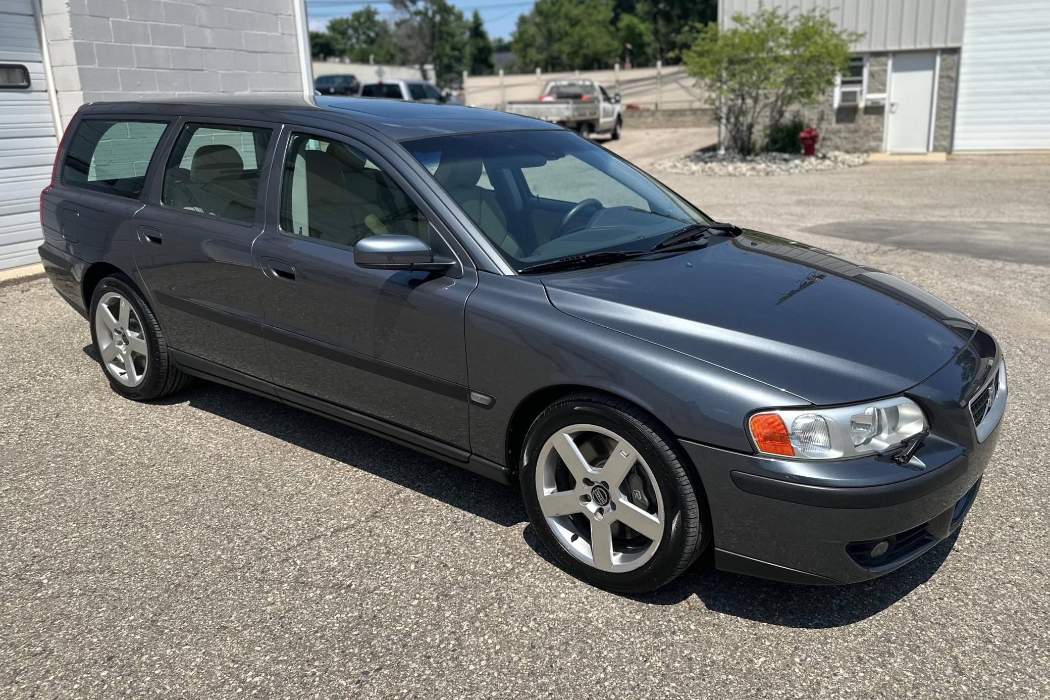 2004 Volvo V70R