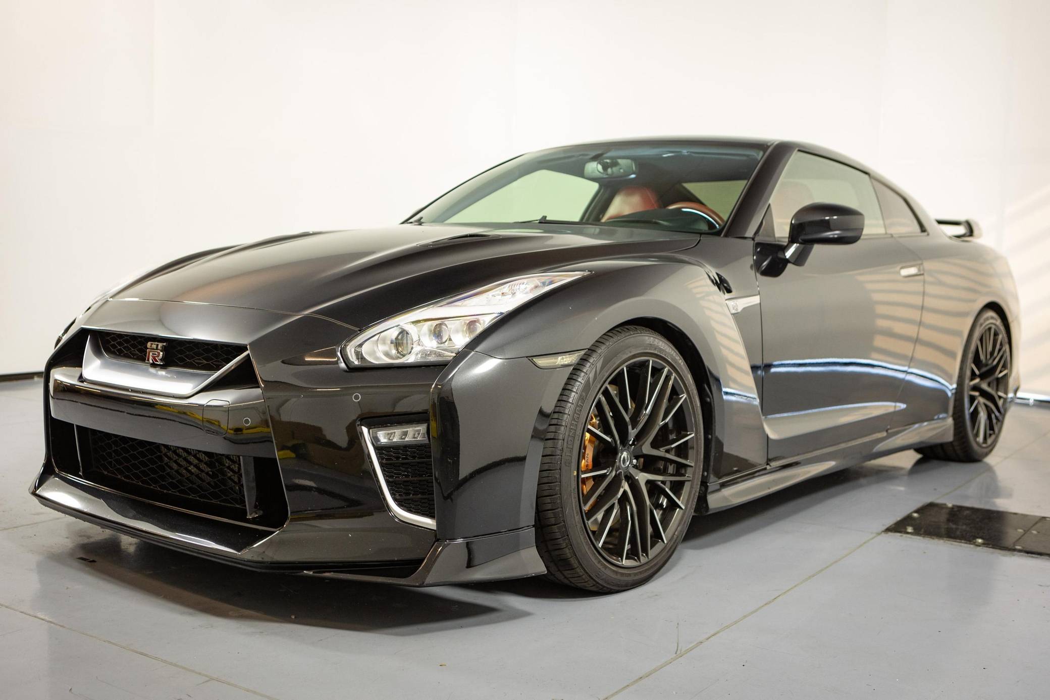 2020 Nissan GT-R (R35) Nismo RHD, Black - Era Car ESPMJ001