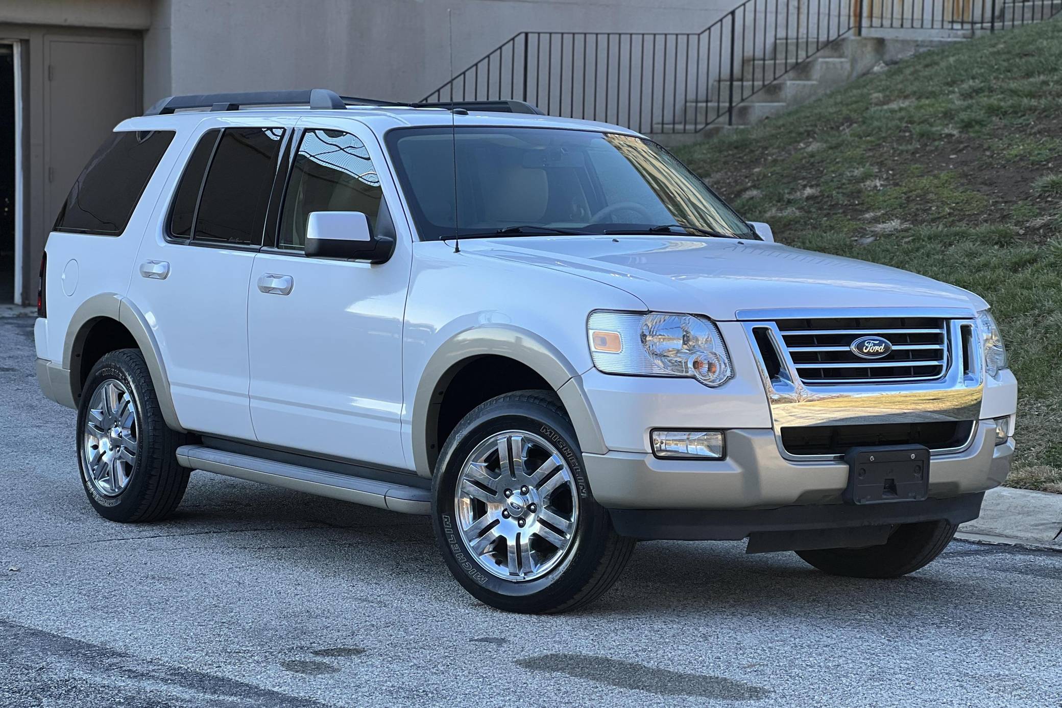 2010 Ford Explorer Eddie Bauer 