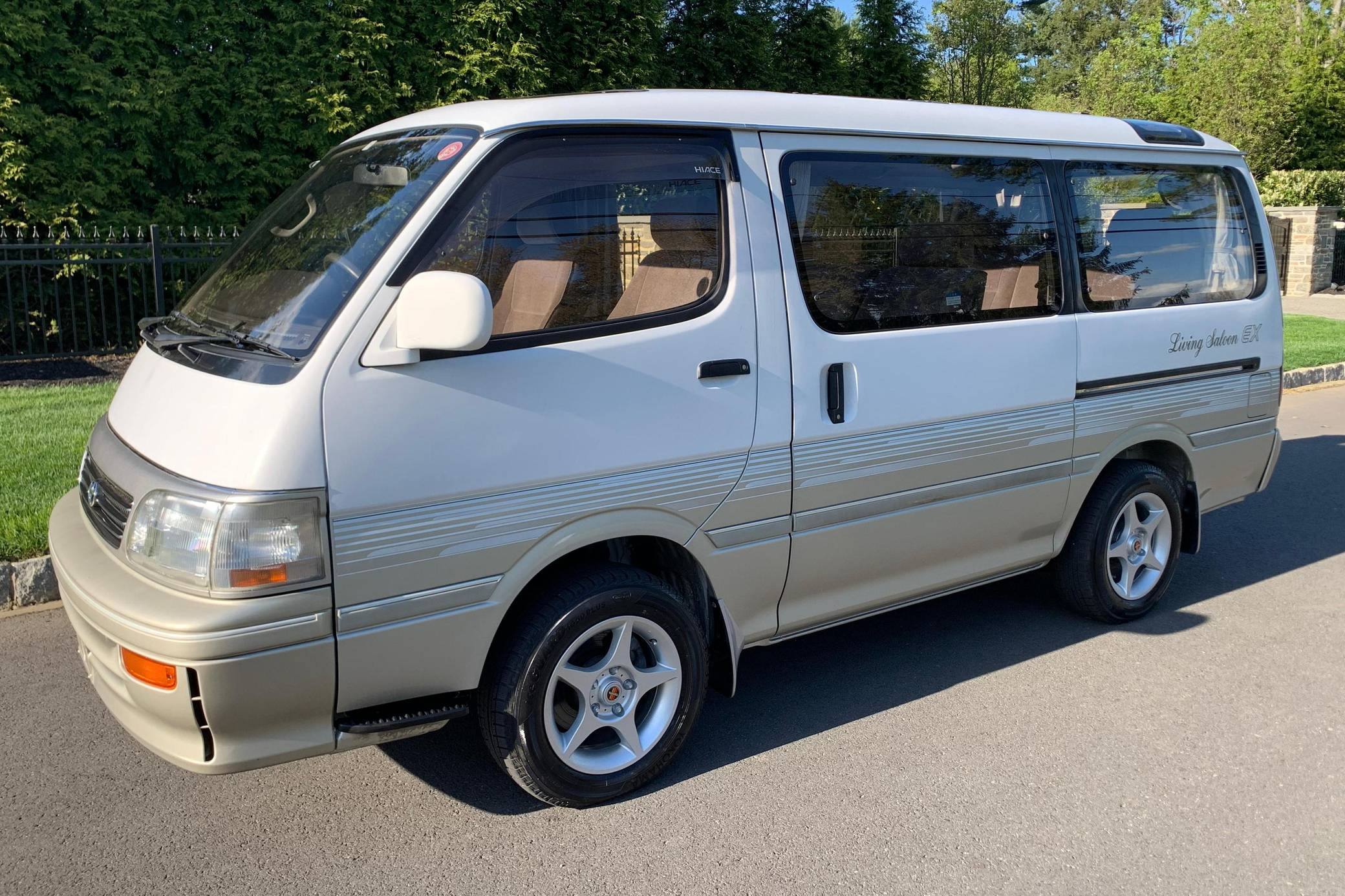 1996 Toyota Hiace Super Custom Living Saloon Ex For Sale - Cars & Bids