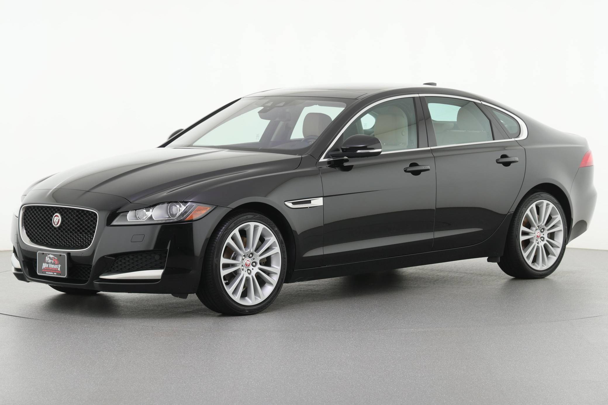 Rocker Panel Kit | JAGUAR XF SEDAN PREMIUM / PRESTIGE 2017