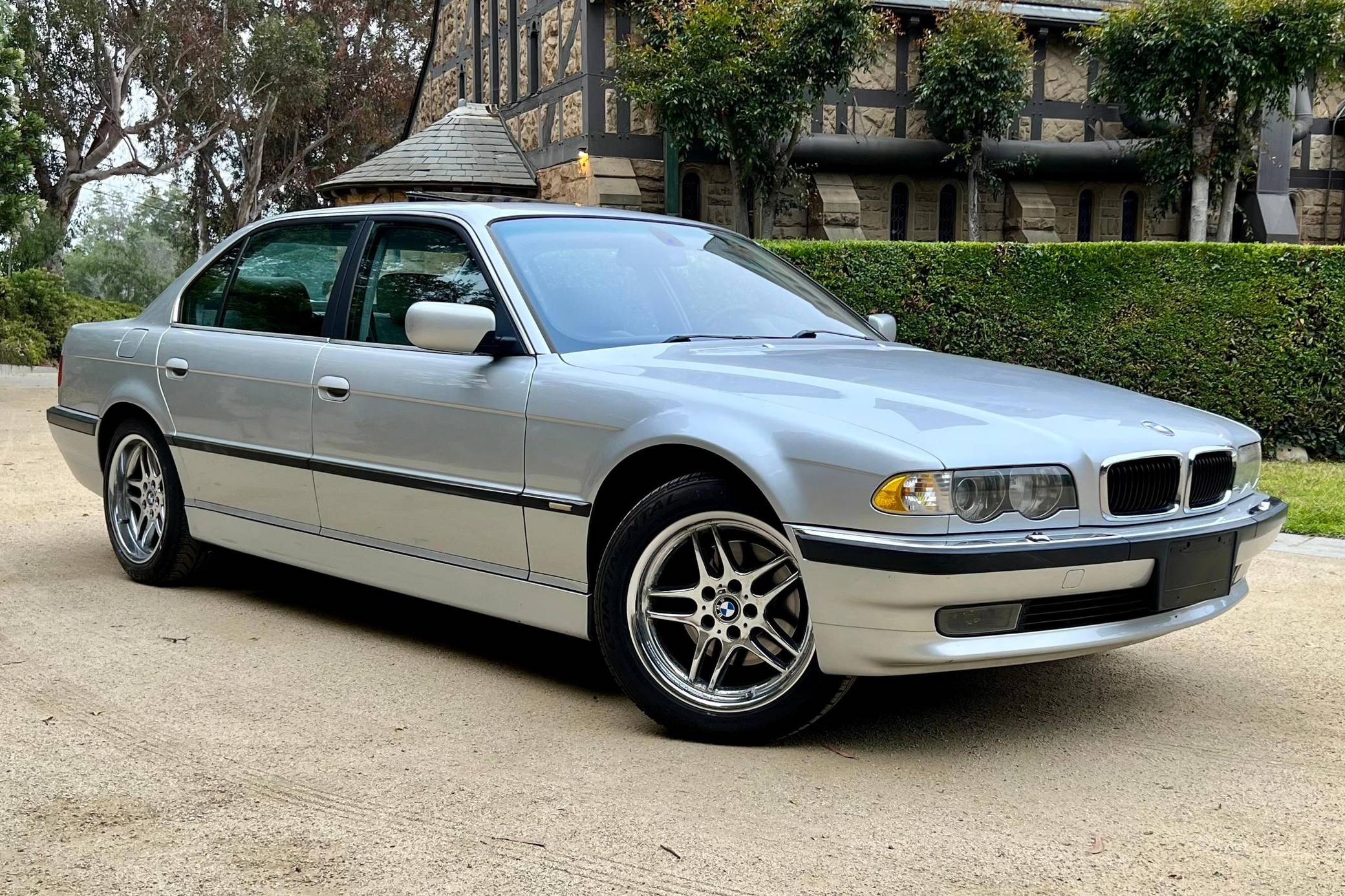 2001 BMW 740iL