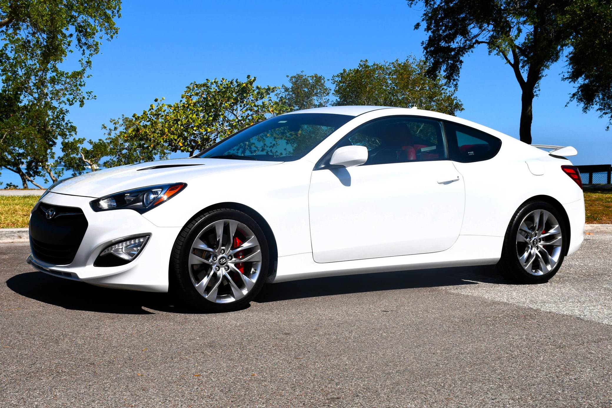 2013 Hyundai Genesis Coupe 3.8 R-Spec