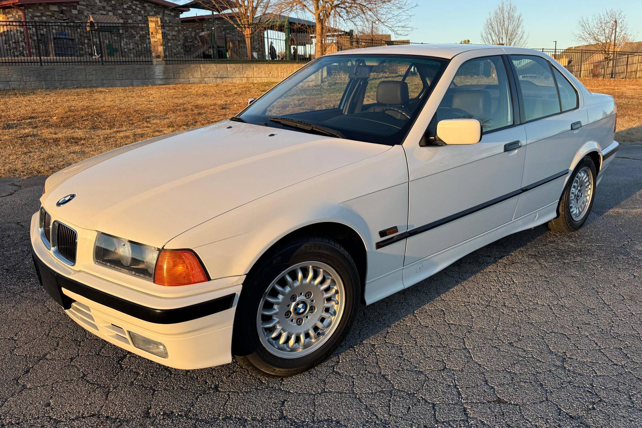  3シリーズ E36 318i 1993 BMW 318i Sedan VIN: WBACA5315PFG08485 for Sale - Cars & Bids