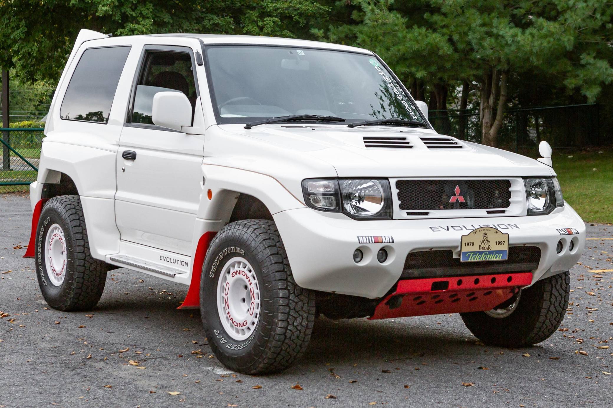 Voiture Miniature Mitsubishi Pajero Evolution Short 1999 - Vitesse 1/43, En Boîte