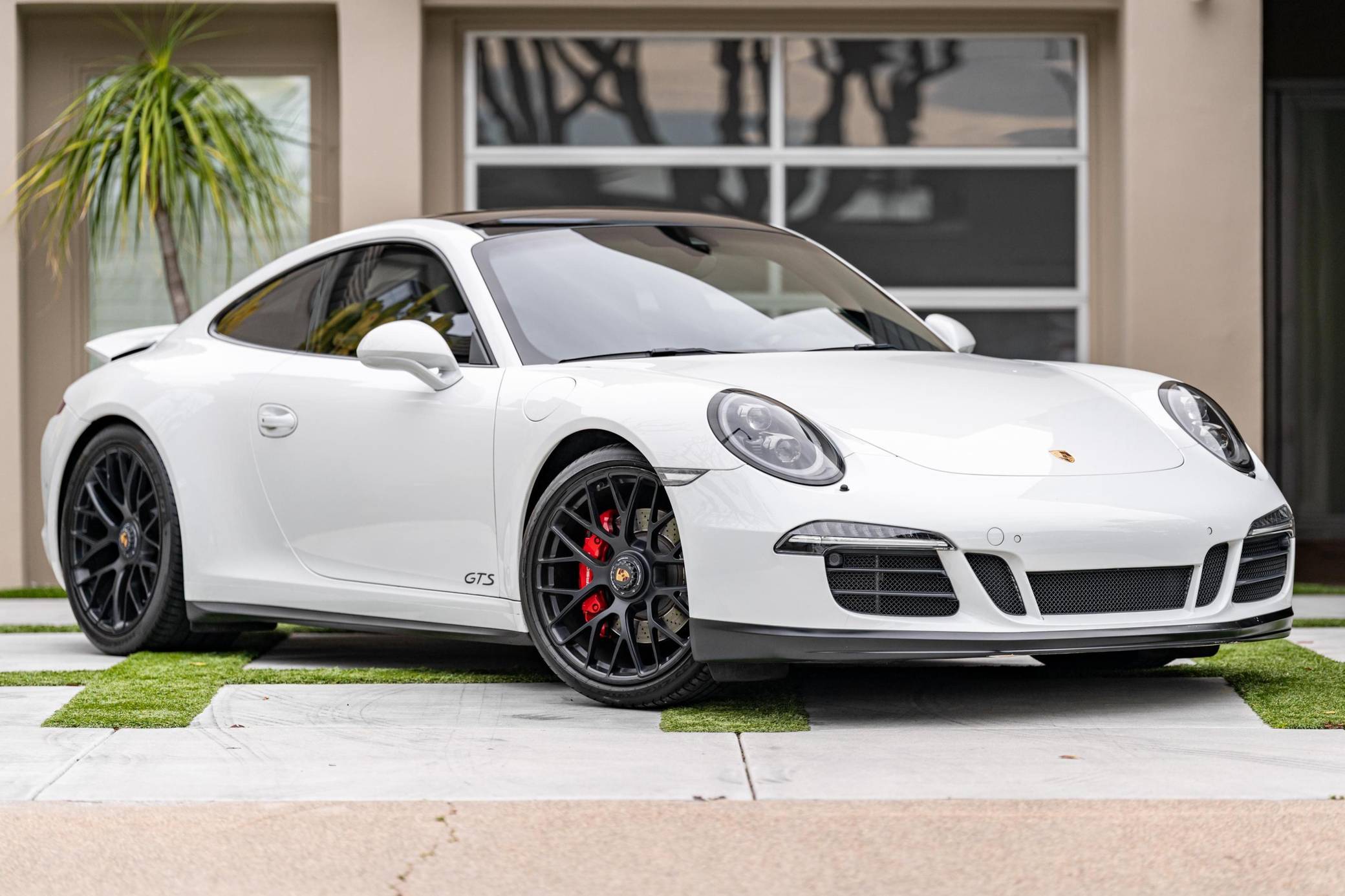 2016 Porsche 911 Carrera 4 GTS Coupe (991) — market value and price history