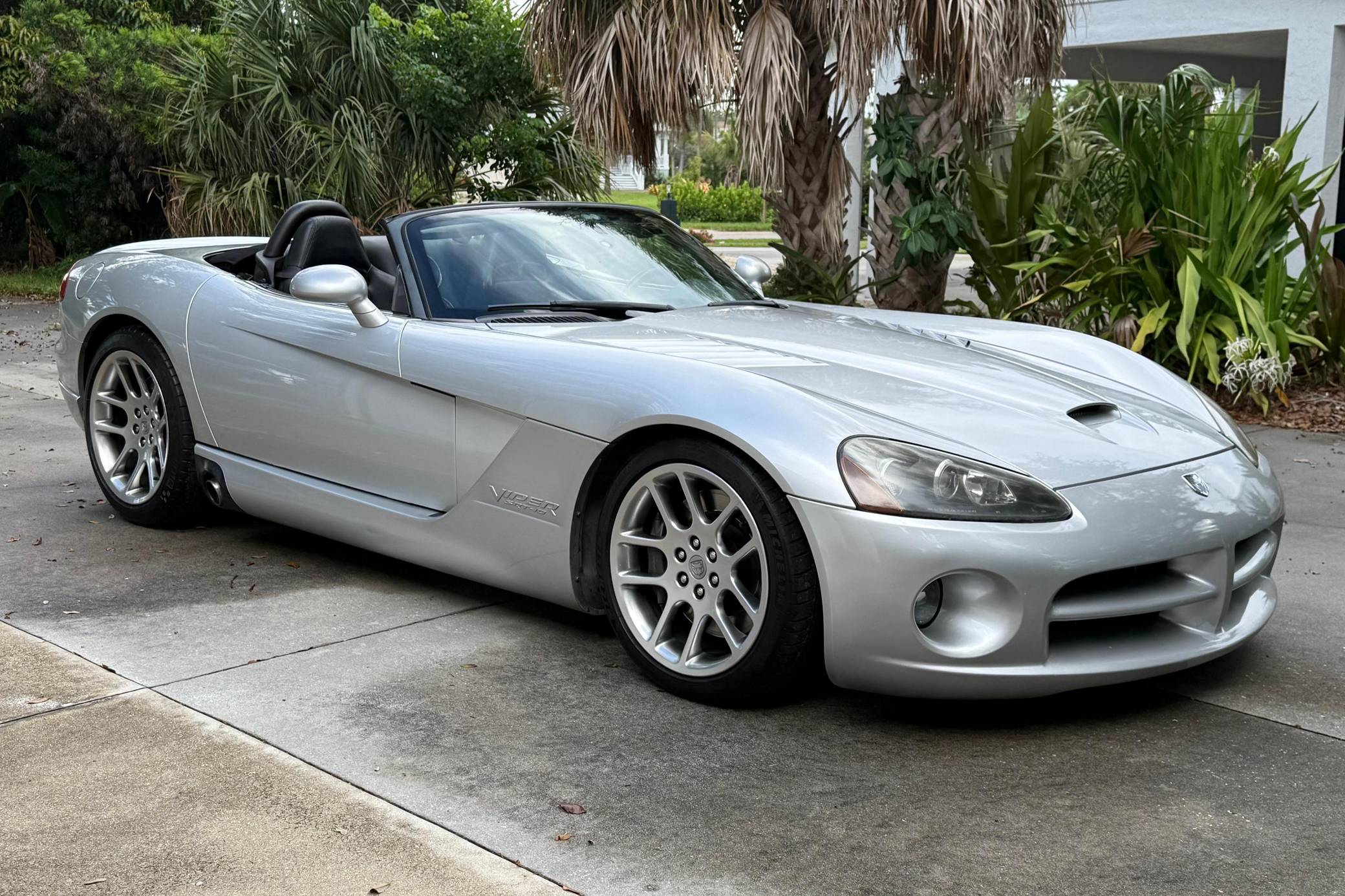 希少　新品　ワイルドスピード　2003年式　Dodge Viper　SRT-10 希少 新品 ワイルドスピード 2003年式 Dodge Viper SRT-10