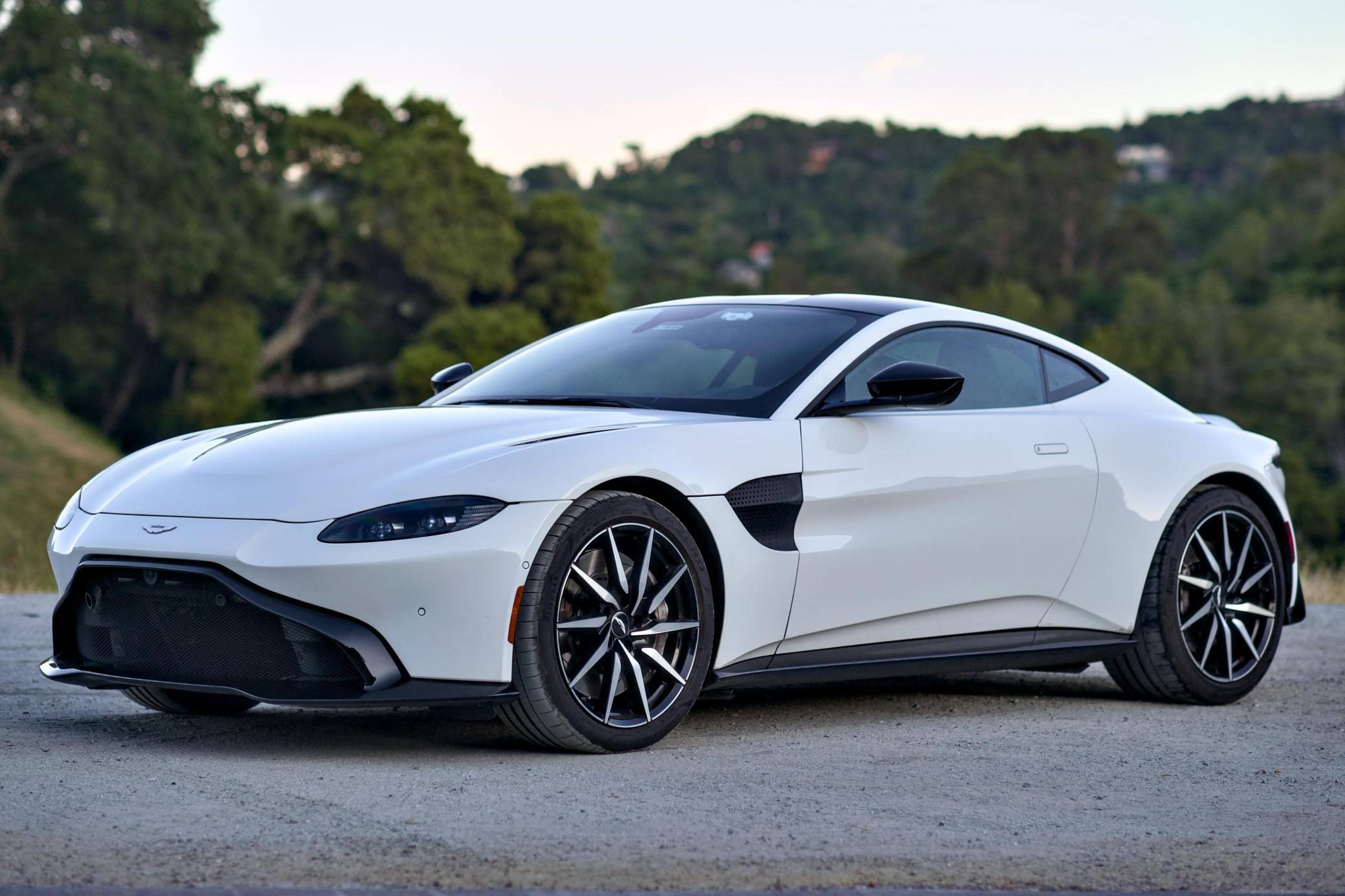 2020 Aston Martin Vantage VIN: SCFSMGAW2LGN03941 for Sale - Cars