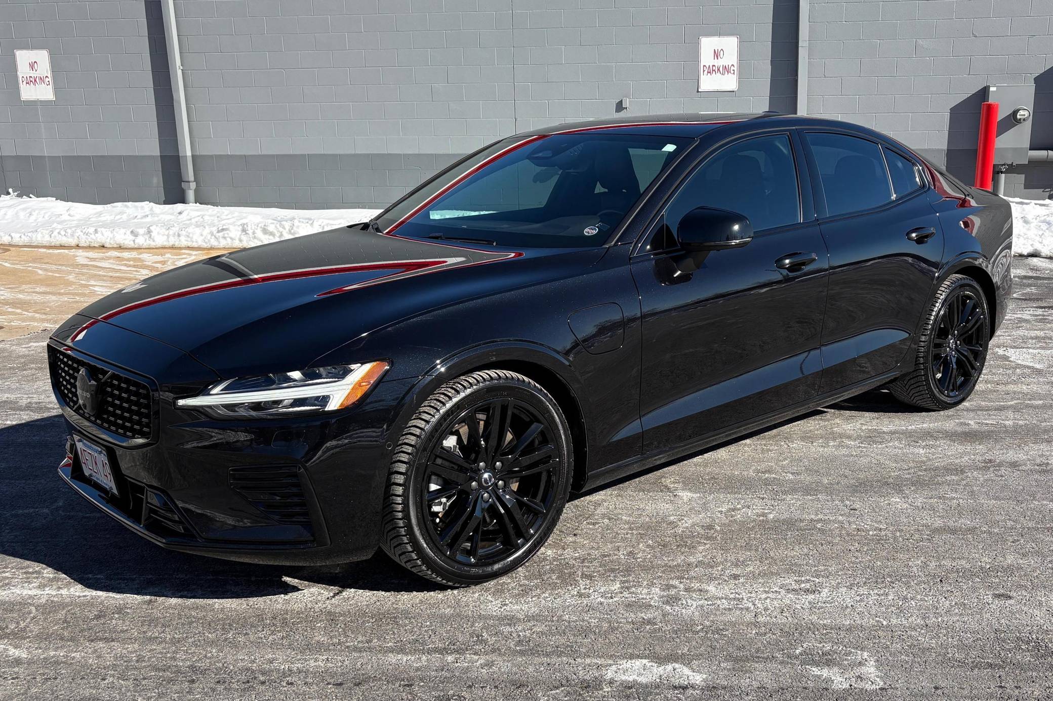 2023 Volvo S60 Recharge T8 Plus Black Edition VIN