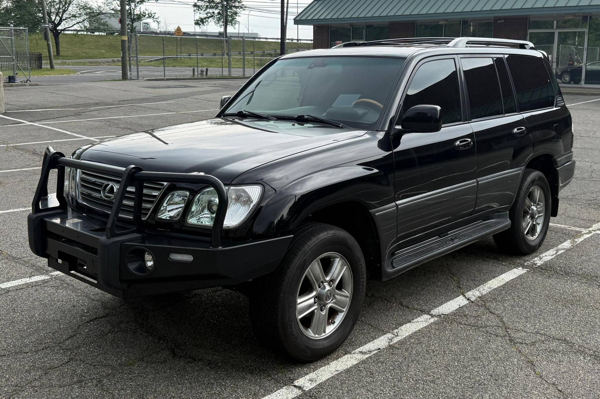 2004 Lexus LX