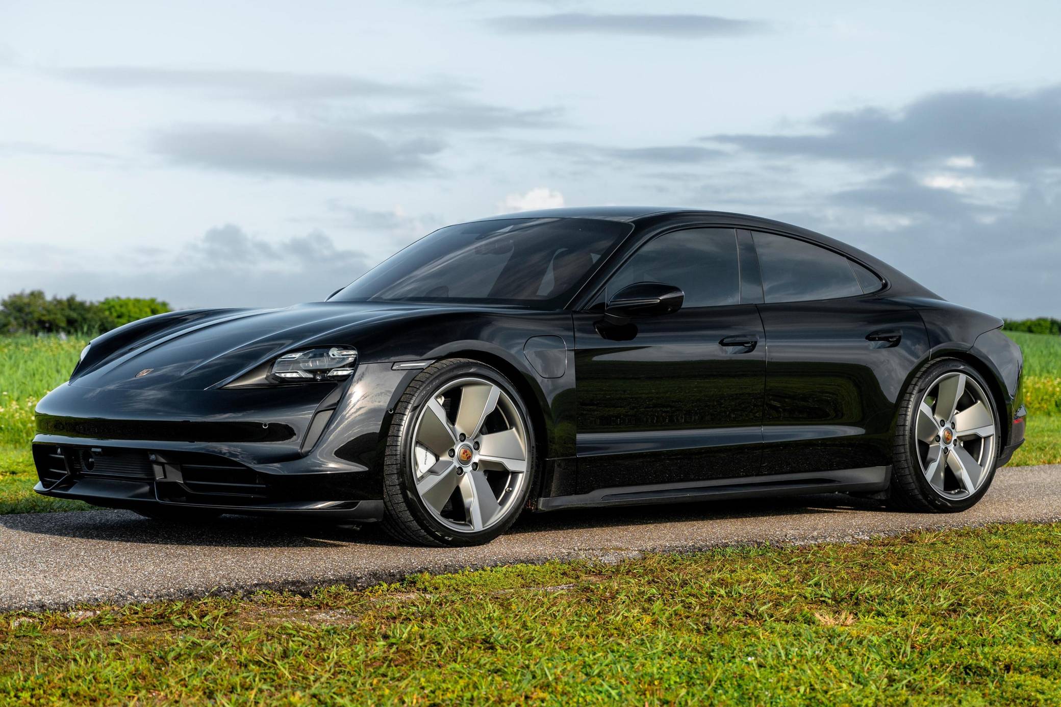 2020 Porsche Taycan Turbo