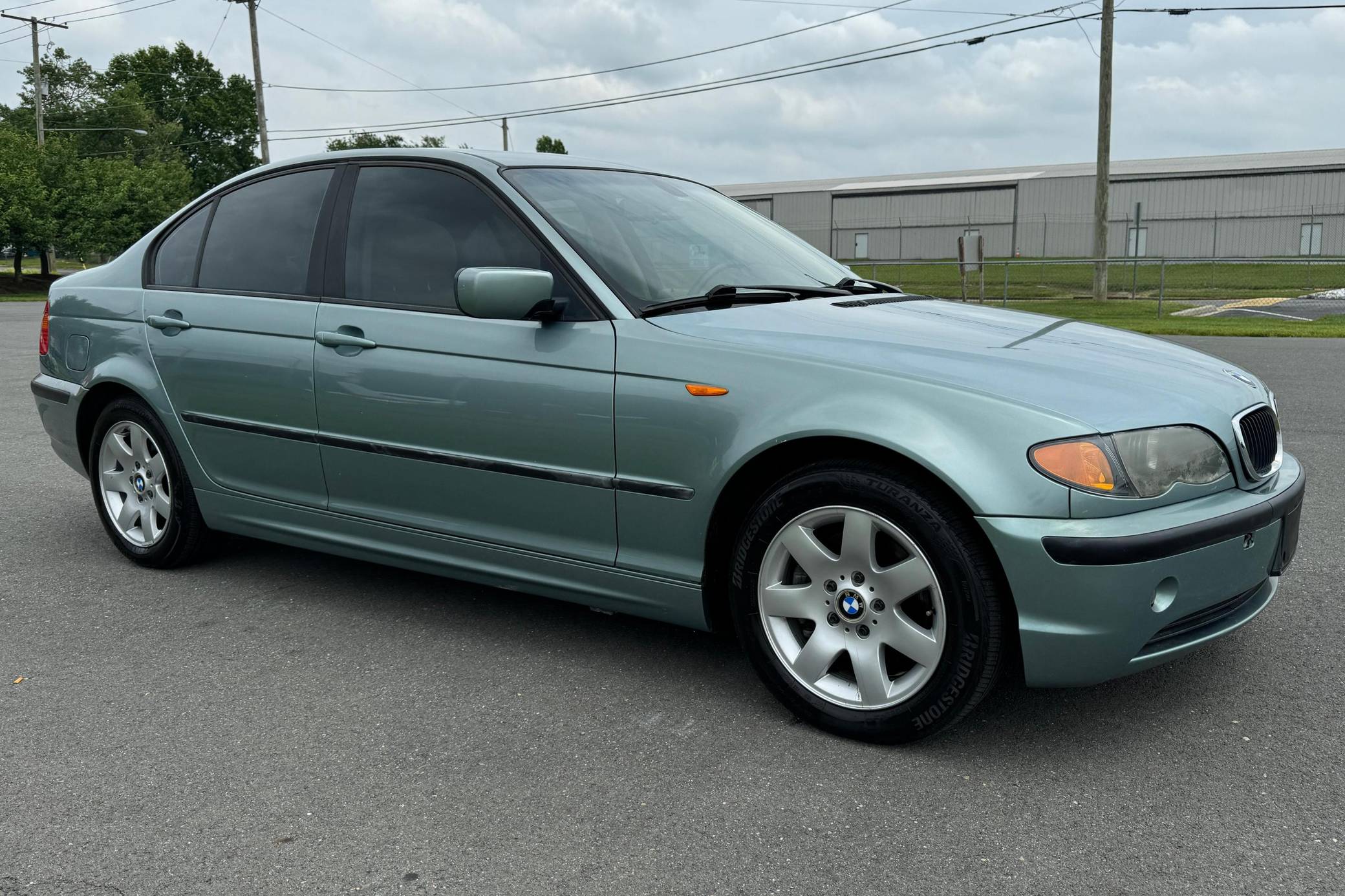 2005 BMW 325i Sedan