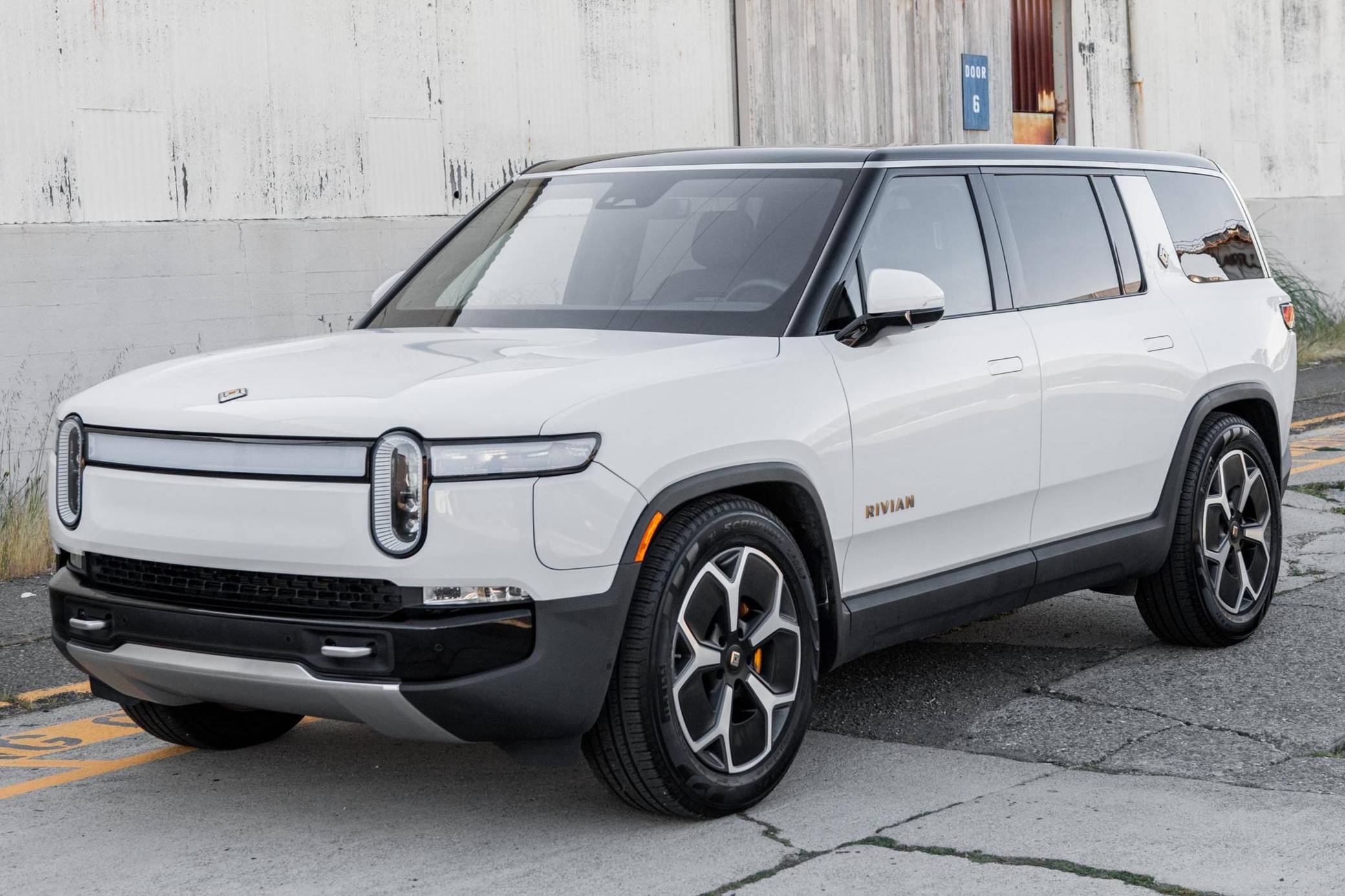 2023 Rivian R1S Adventure Edition