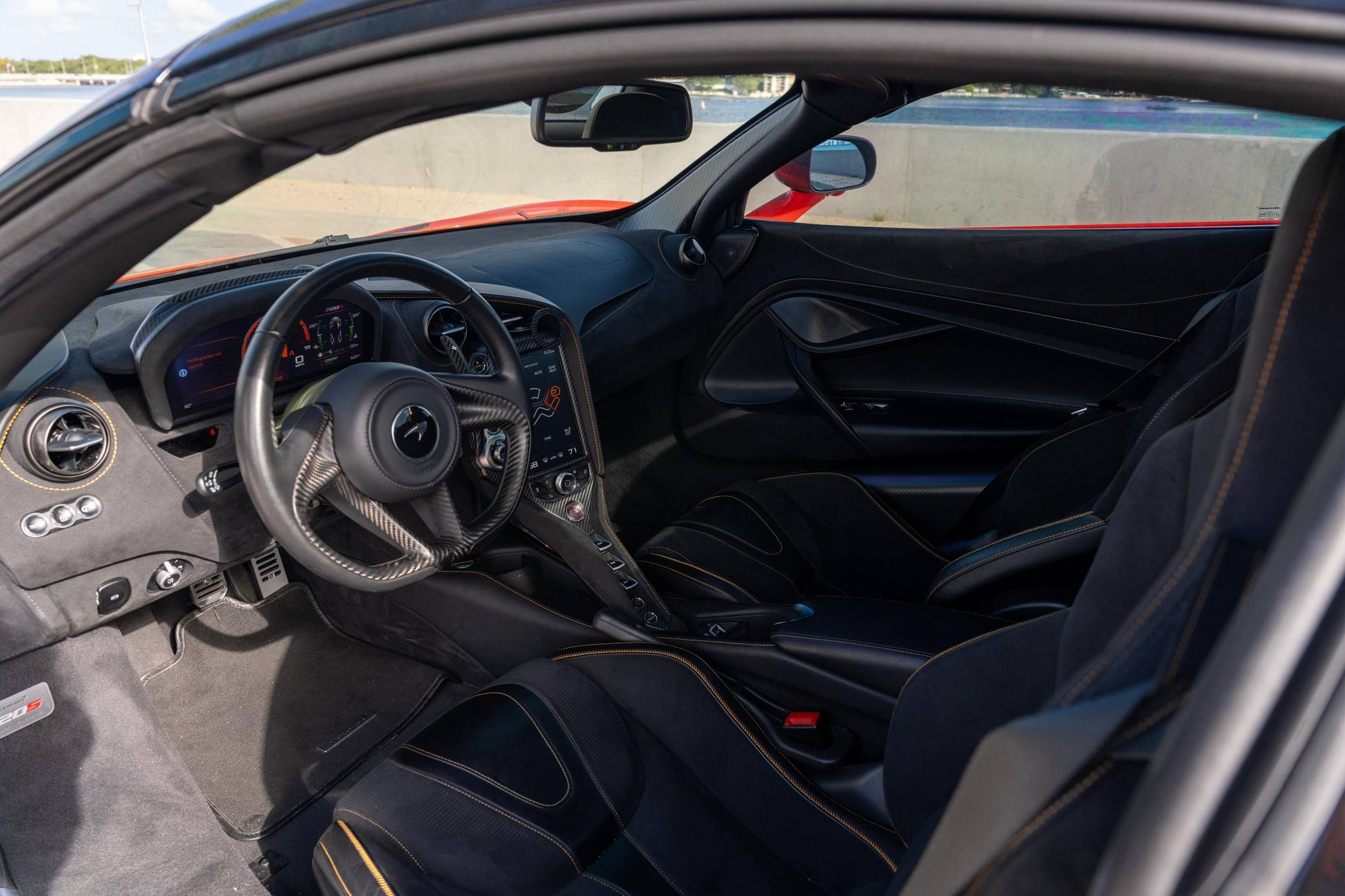 2022 McLaren 720S Spider Performance photo 59