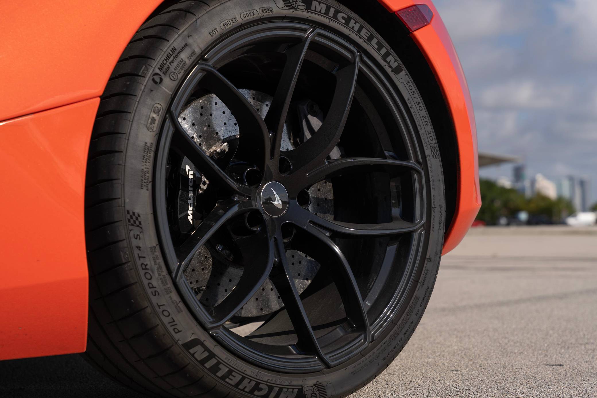 2022 McLaren 720S Spider Performance photo 45