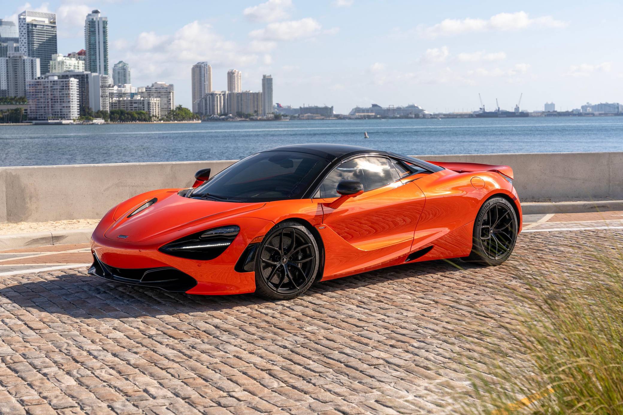 2022 McLaren 720S Spider Performance photo 21