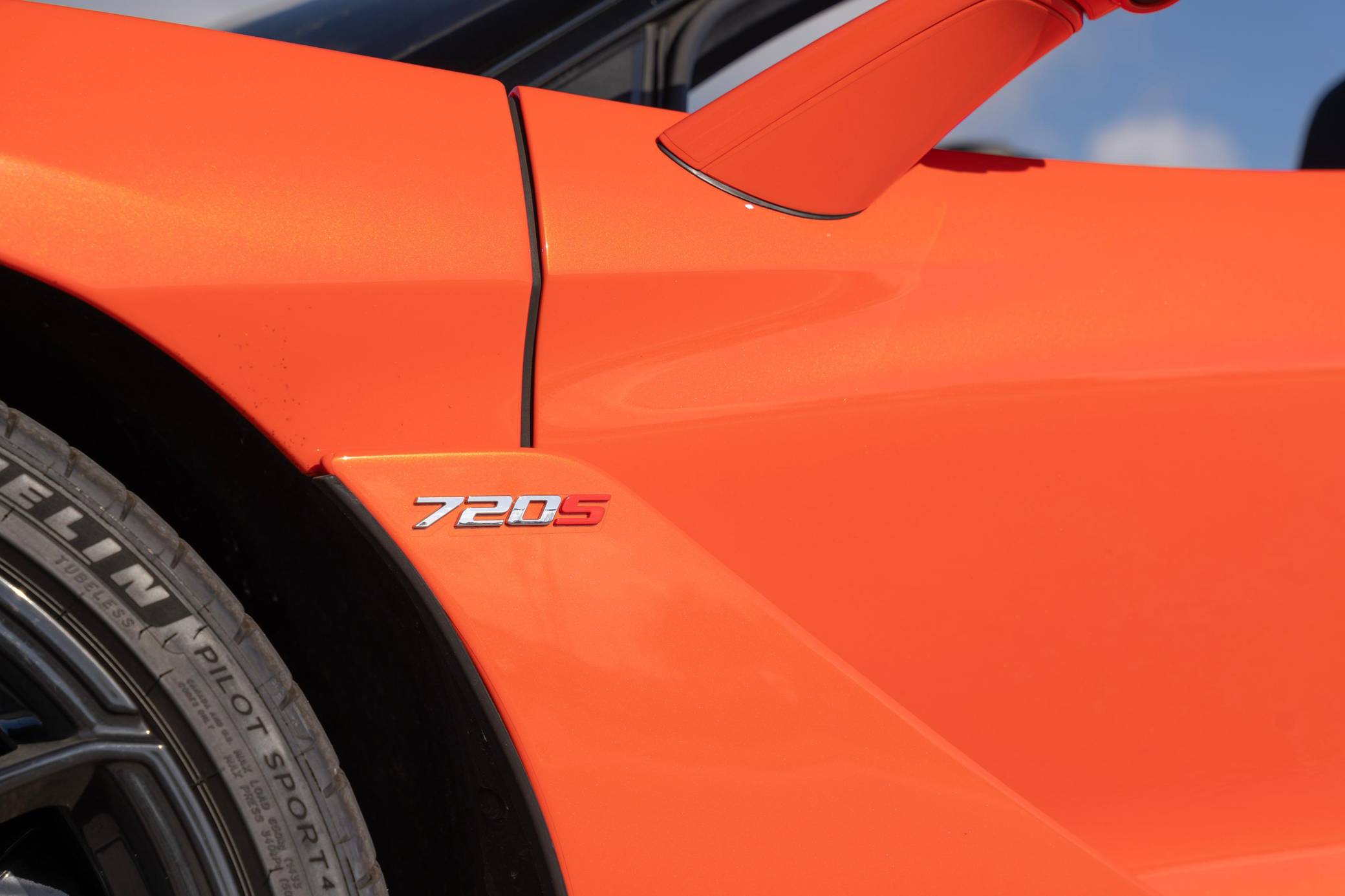 2022 McLaren 720S Spider Performance photo 33