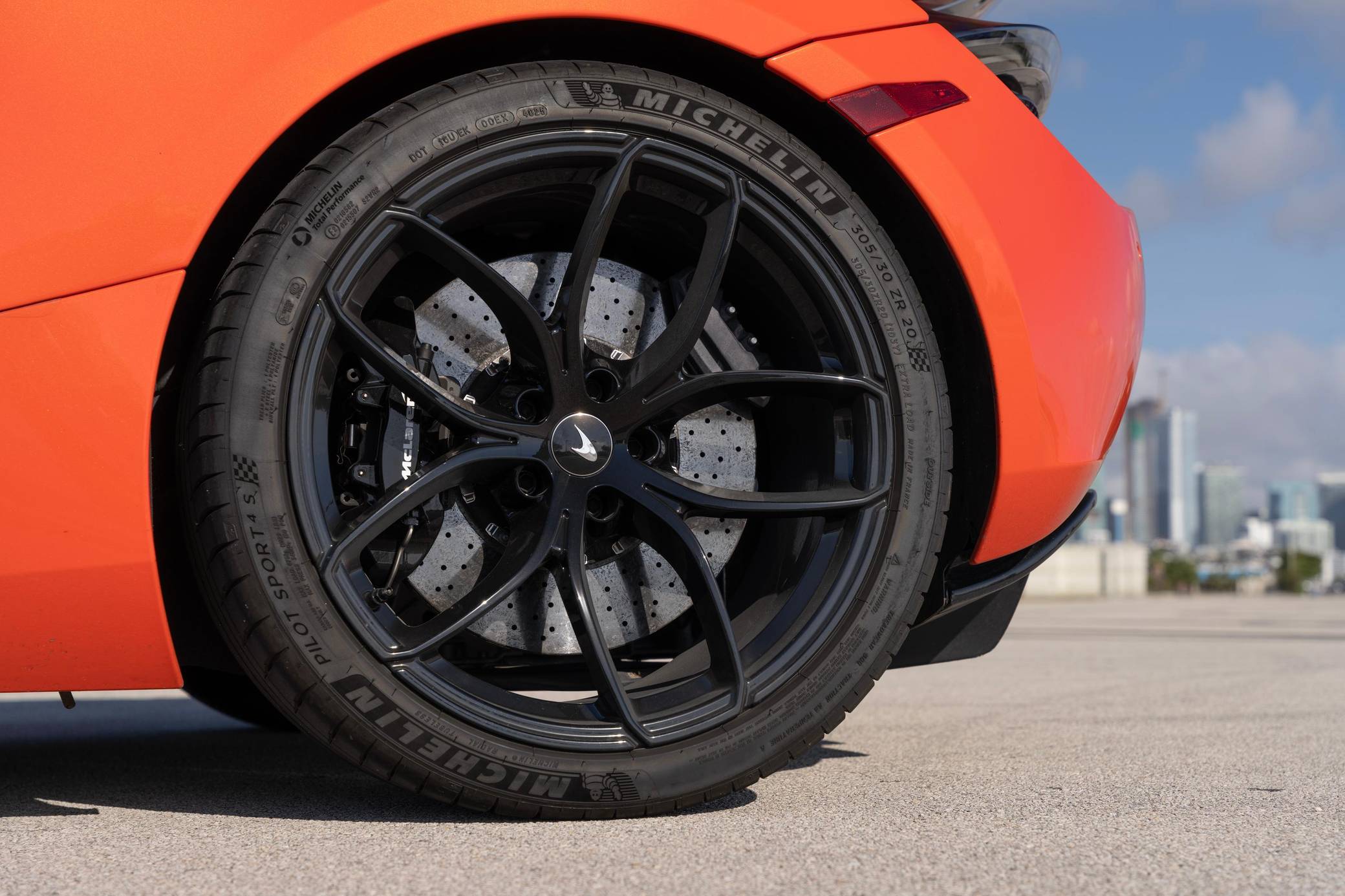 2022 McLaren 720S Spider Performance photo 46