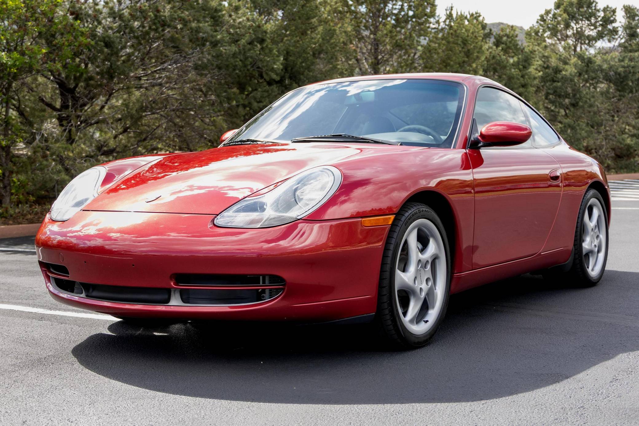 2001 Porsche 911 Carrera 4 Coupe image 1