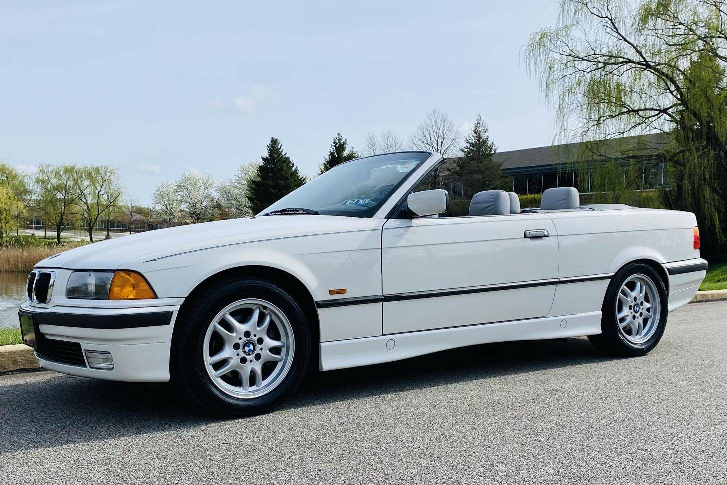 1999 BMW 323i Convertible