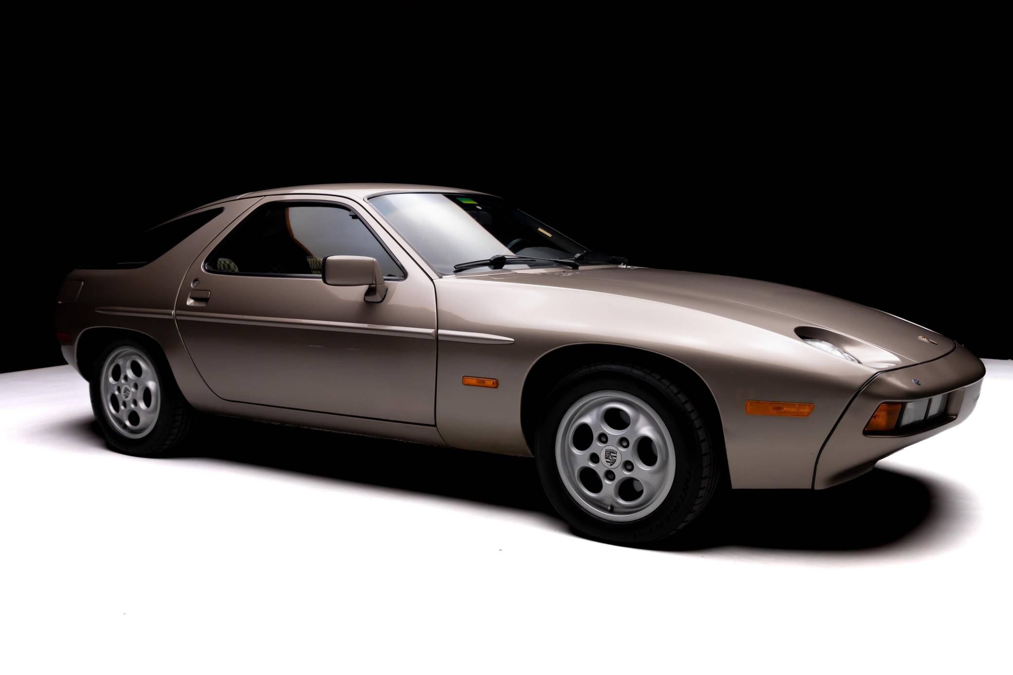 1981 Porsche 928 VIN: WP0ZZZ92ZBS800394 for Sale - Cars & Bids