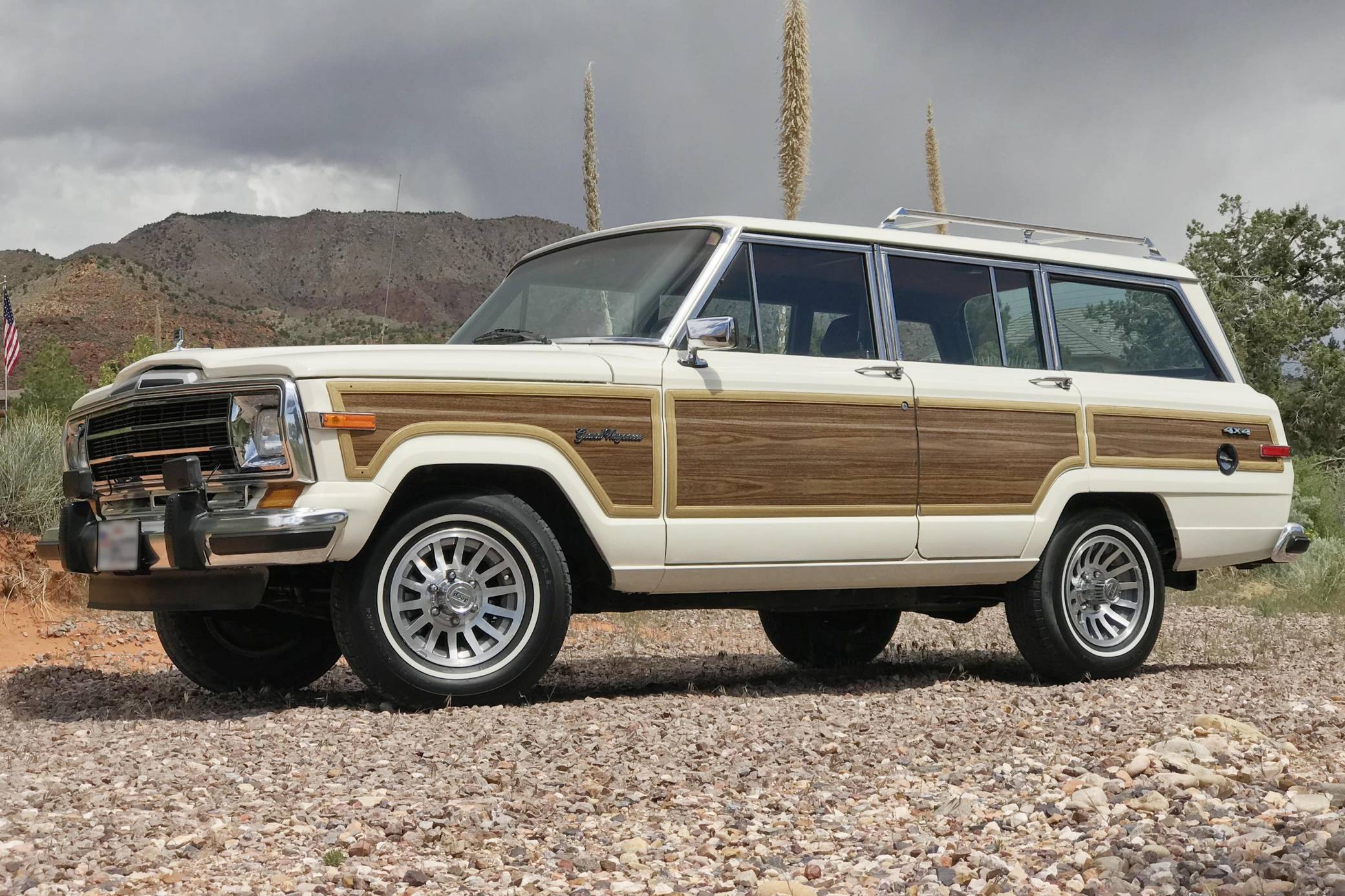 1989 Jeep Grand Wagoneer 4x4 for Sale - Cars & Bids