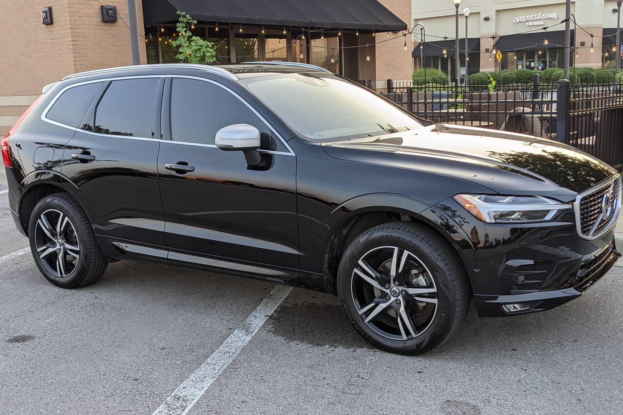 2019 Volvo XC60 T5 R-Design