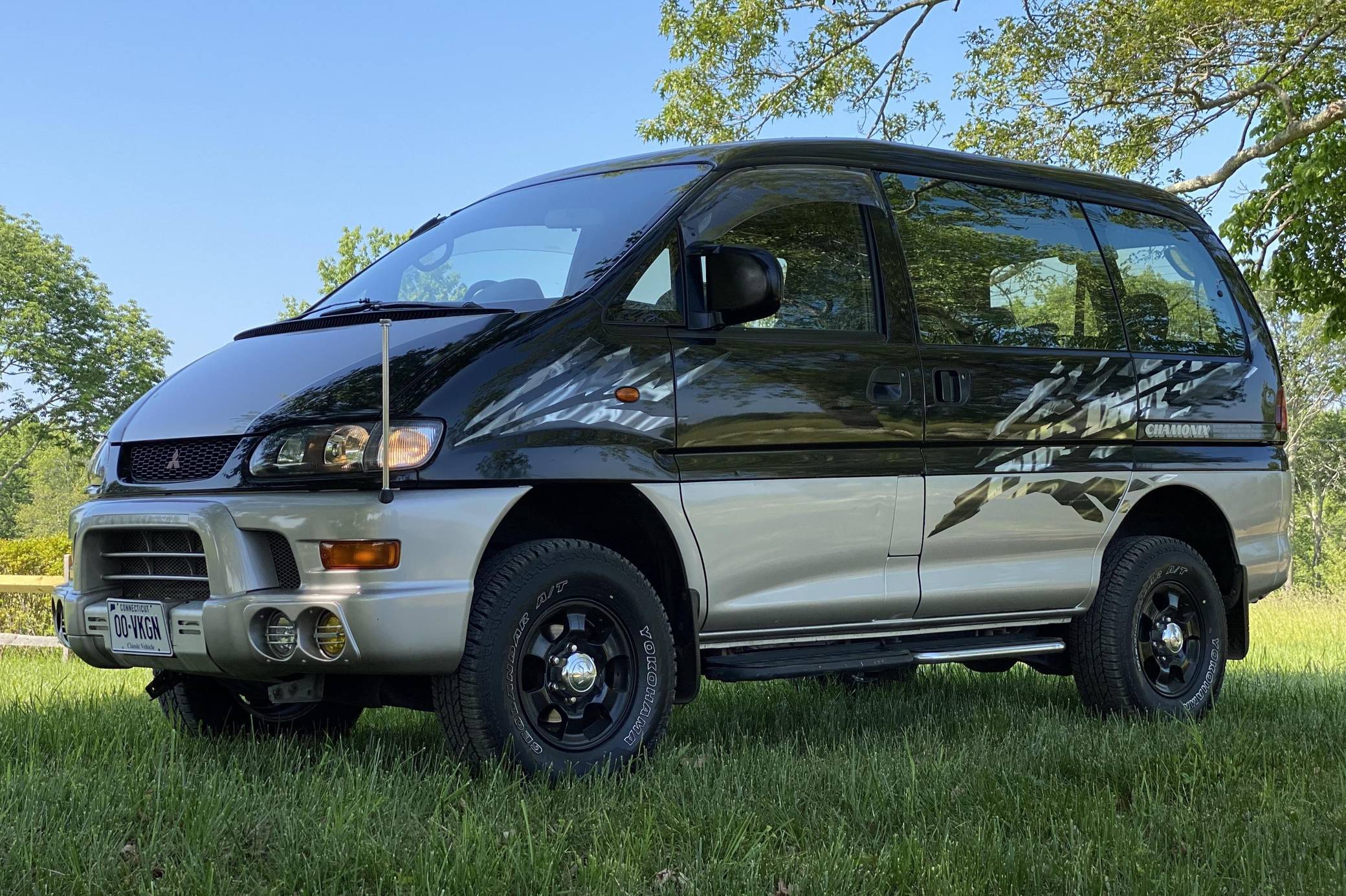 1997 Mitsubishi Delica Space Gear Chamonix for Sale - Cars & Bids