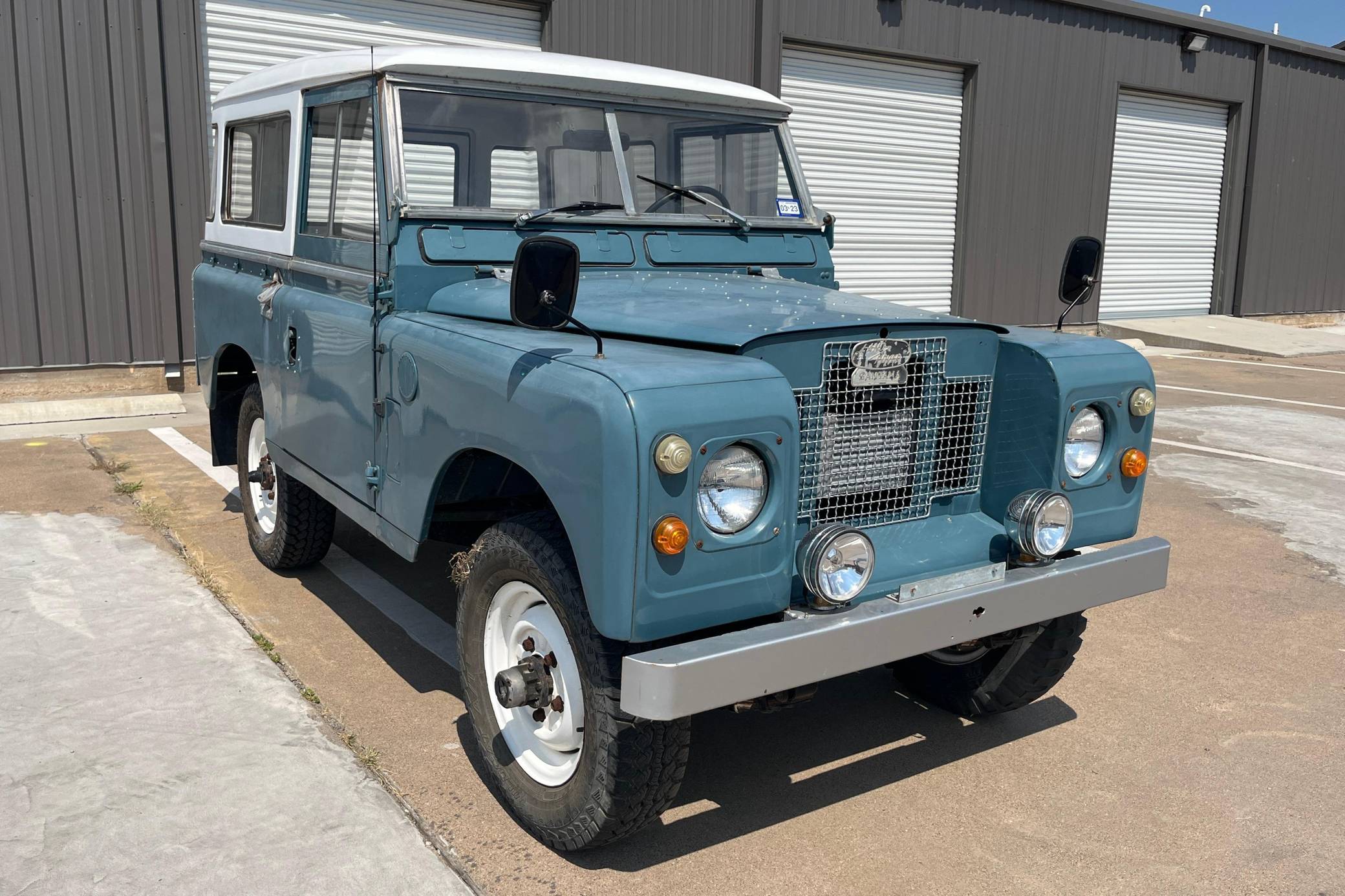 1972 Land Rover 1972 Land Rover 88 Series IIA Santana VIN: E45216281 for Sale - Cars & Bids